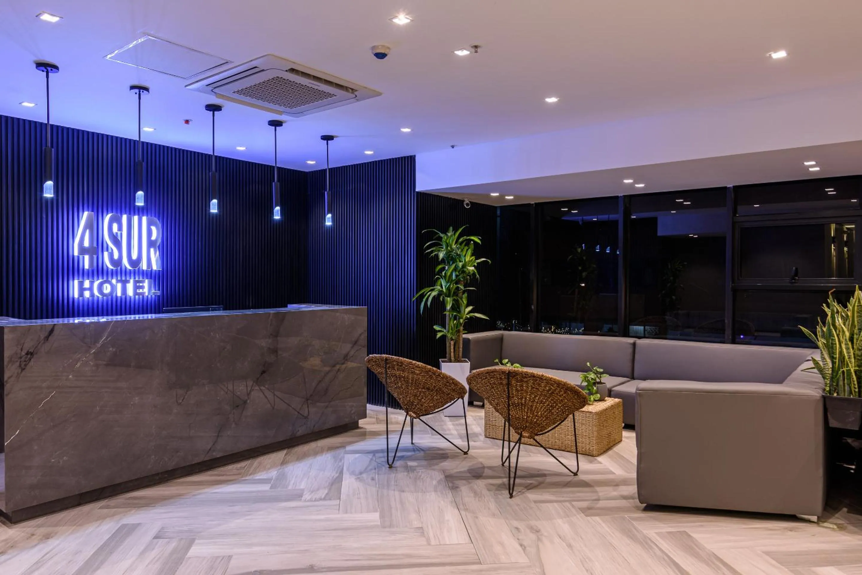 Living room in 4 Sur Hotel