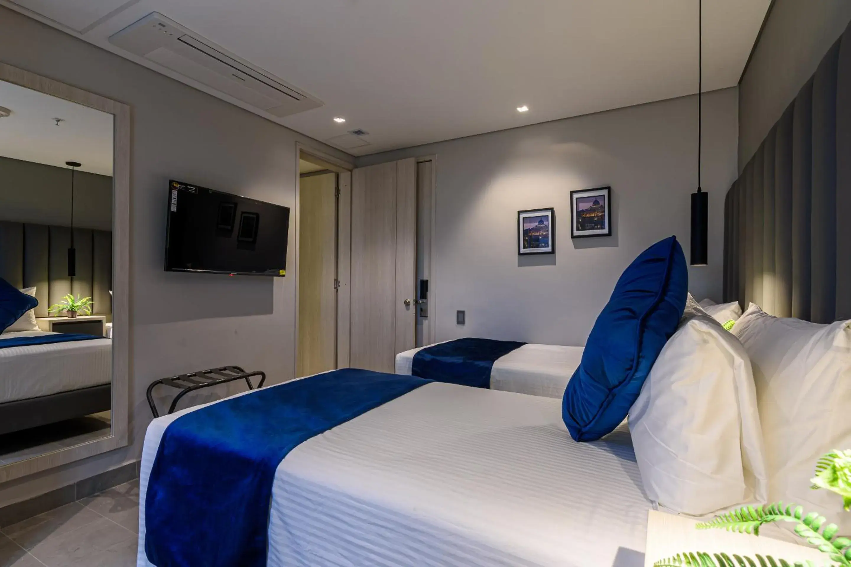 Twin Room in 4 Sur Hotel Twin Room in 4 Sur Hotel