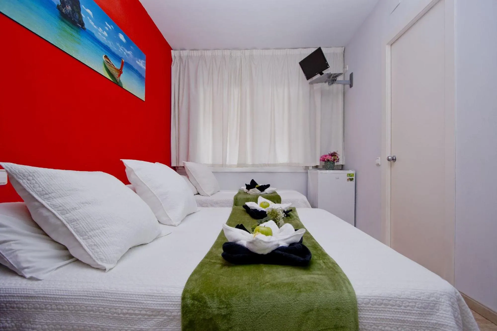 Bed in Barcelona City North Hostal