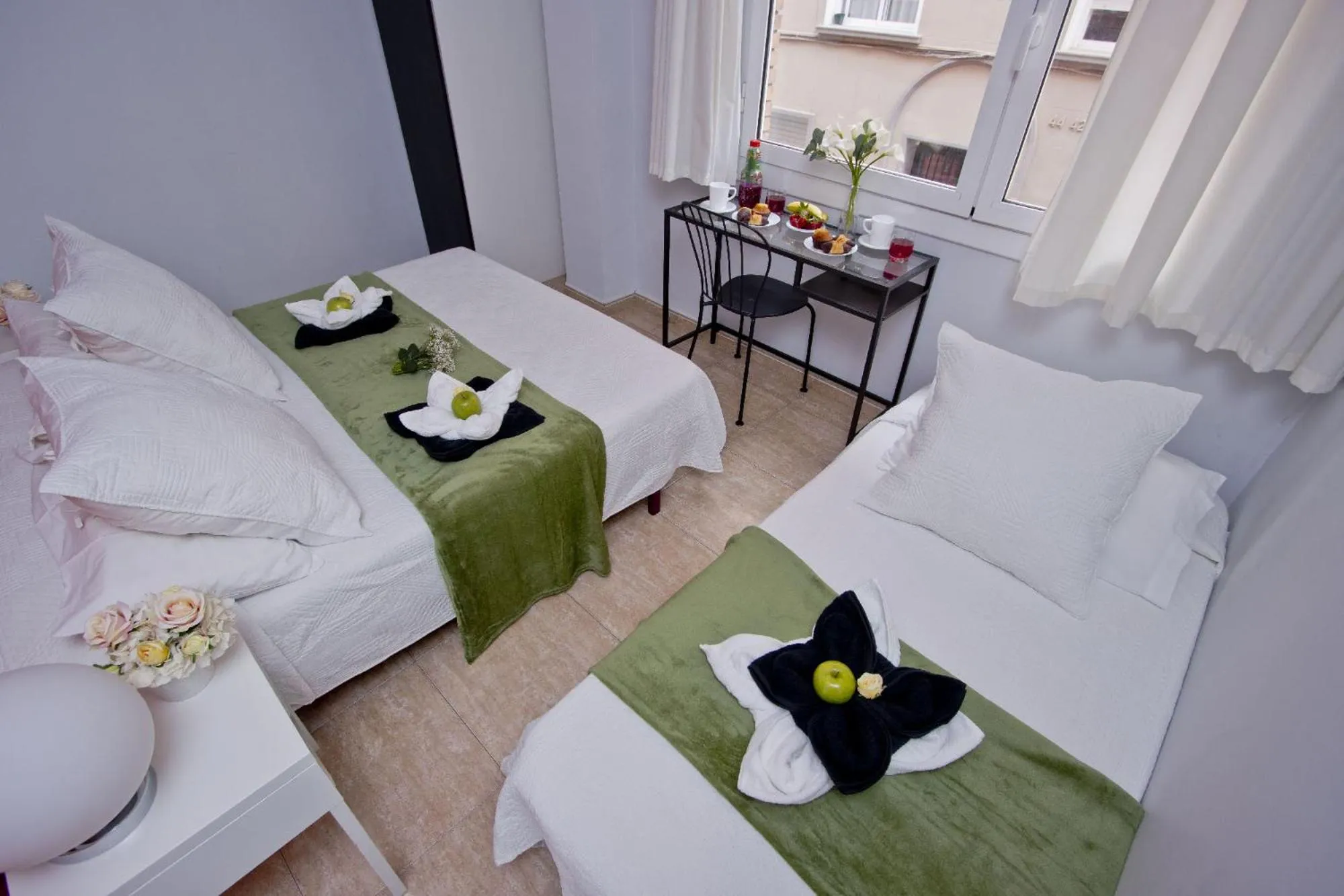 Bed in Barcelona City North Hostal