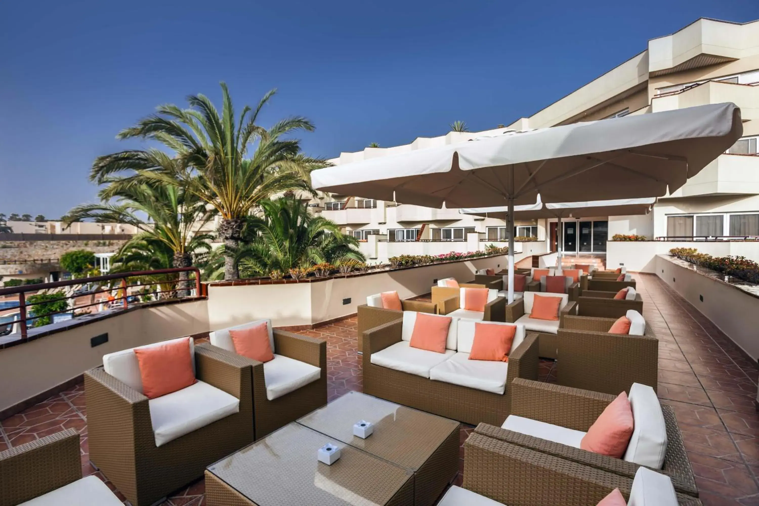 Lounge or bar in Barceló Corralejo Bay - Adults Only Lounge or bar in Barceló Corralejo Bay - Adults Only