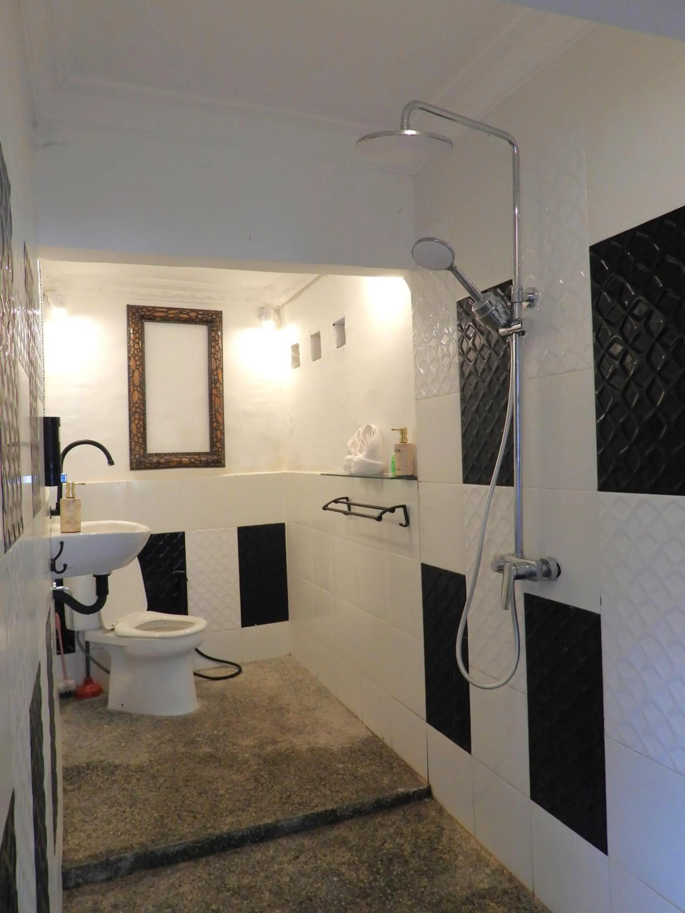 Bathroom in Surga Homestay