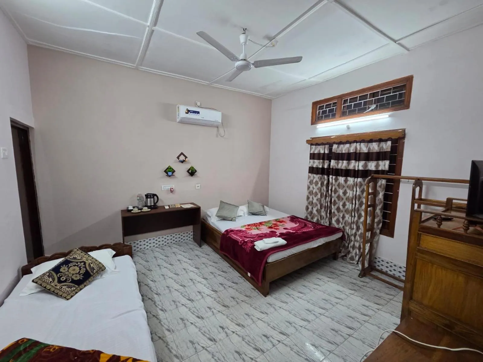 Bed in Green Reed Resort By Meenakshi, Kaziranga