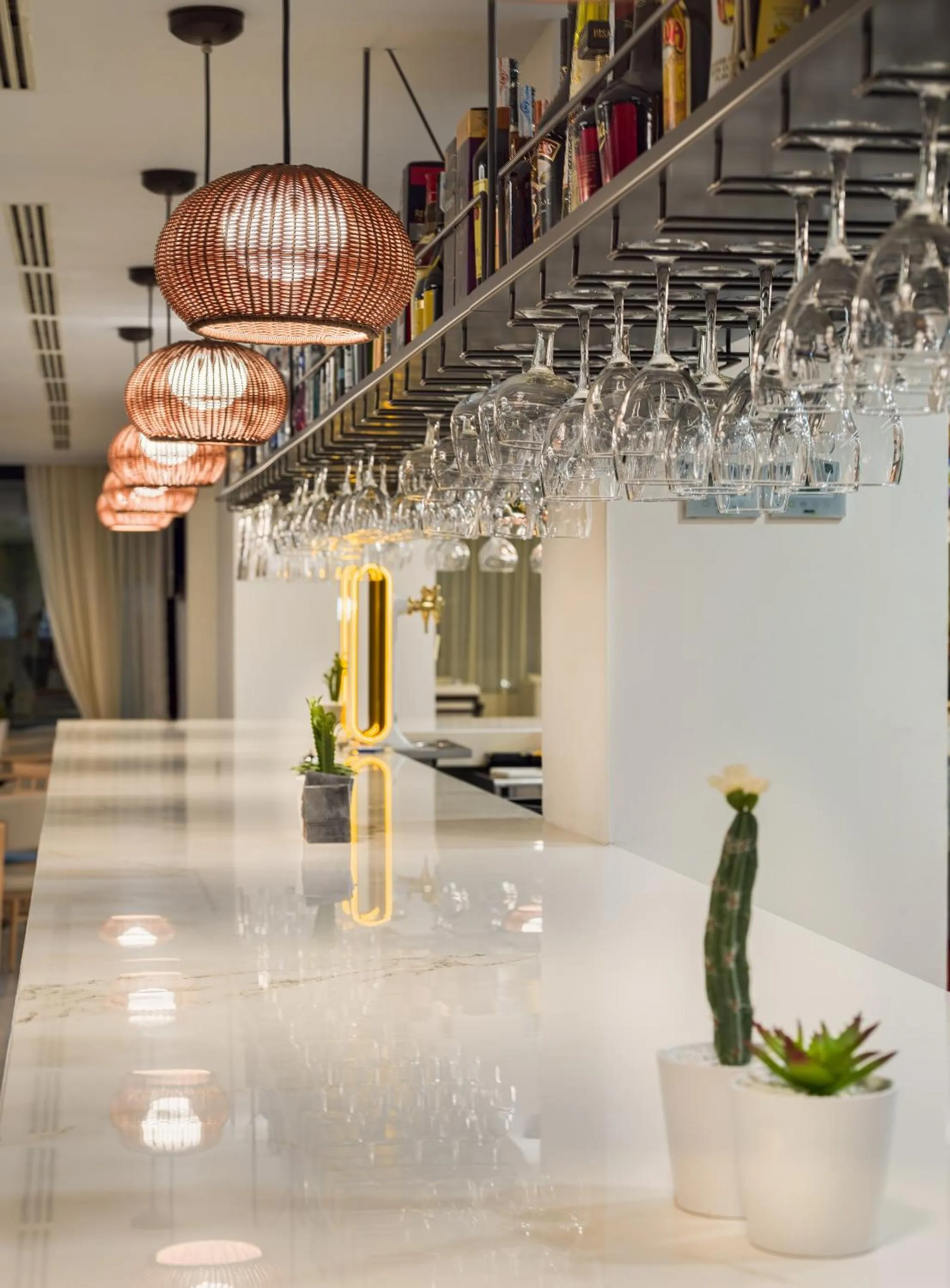 Restaurant/places to eat in H10 Casa del Mar