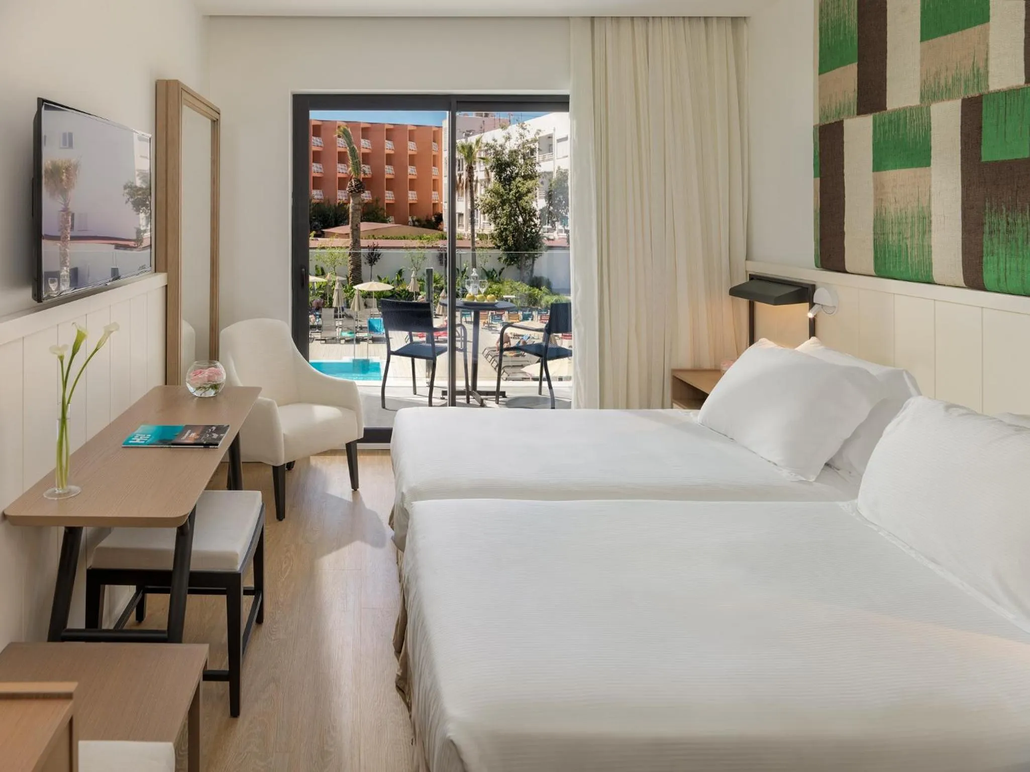 Bedroom, Bed in H10 Casa del Mar