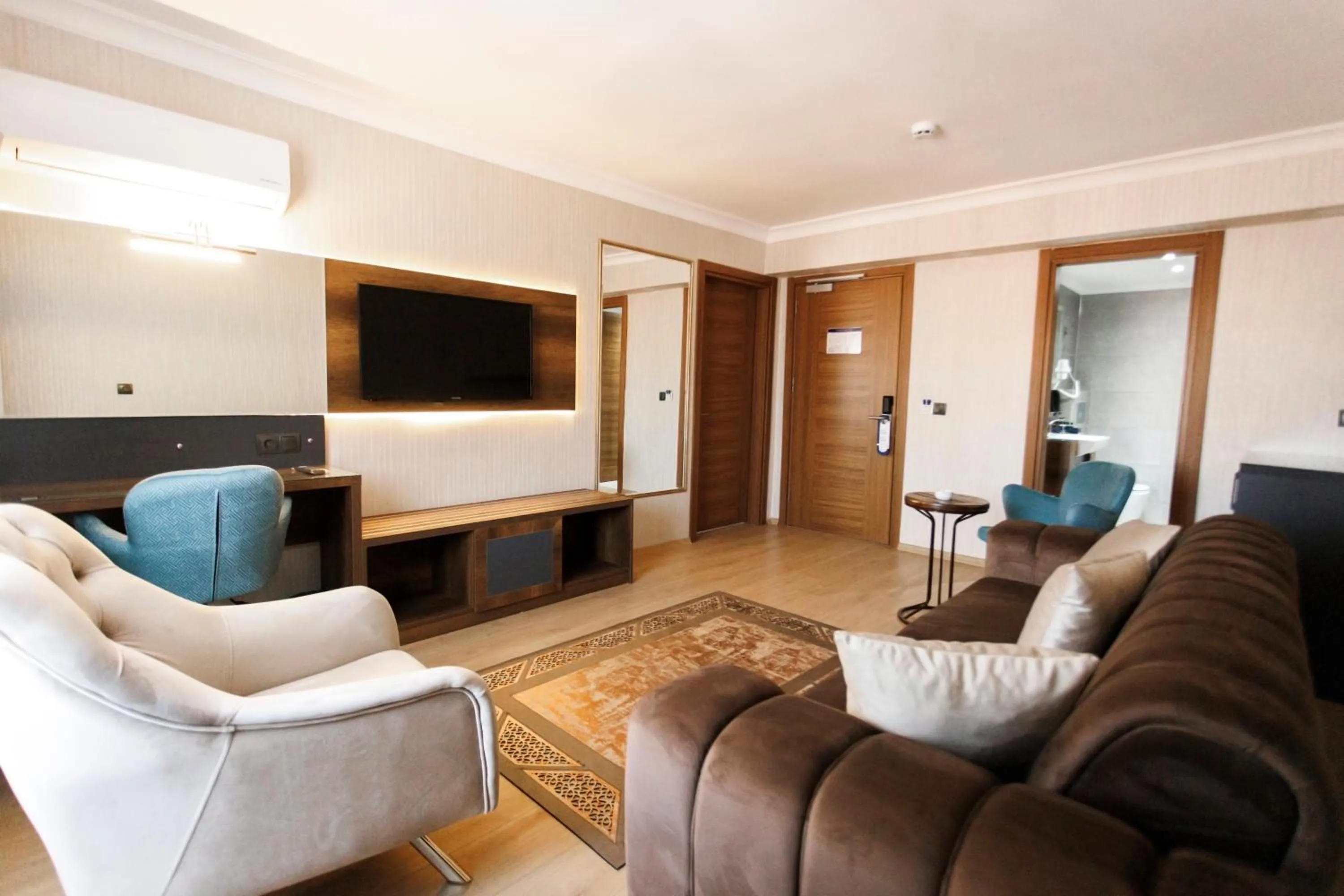 TV and multimedia in Anemon Kent Uşak Hotel