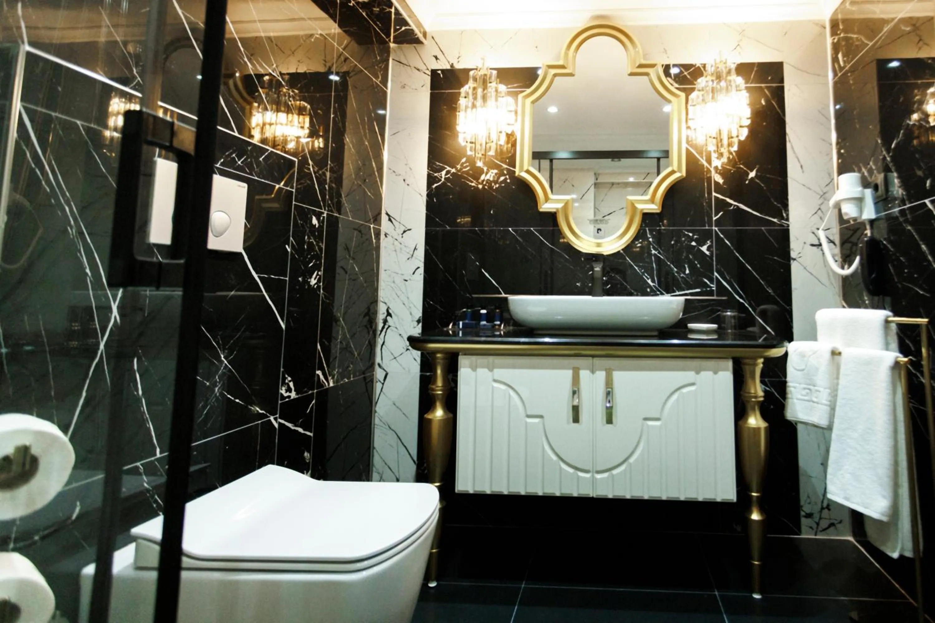 Shower in Anemon Kent Uşak Hotel