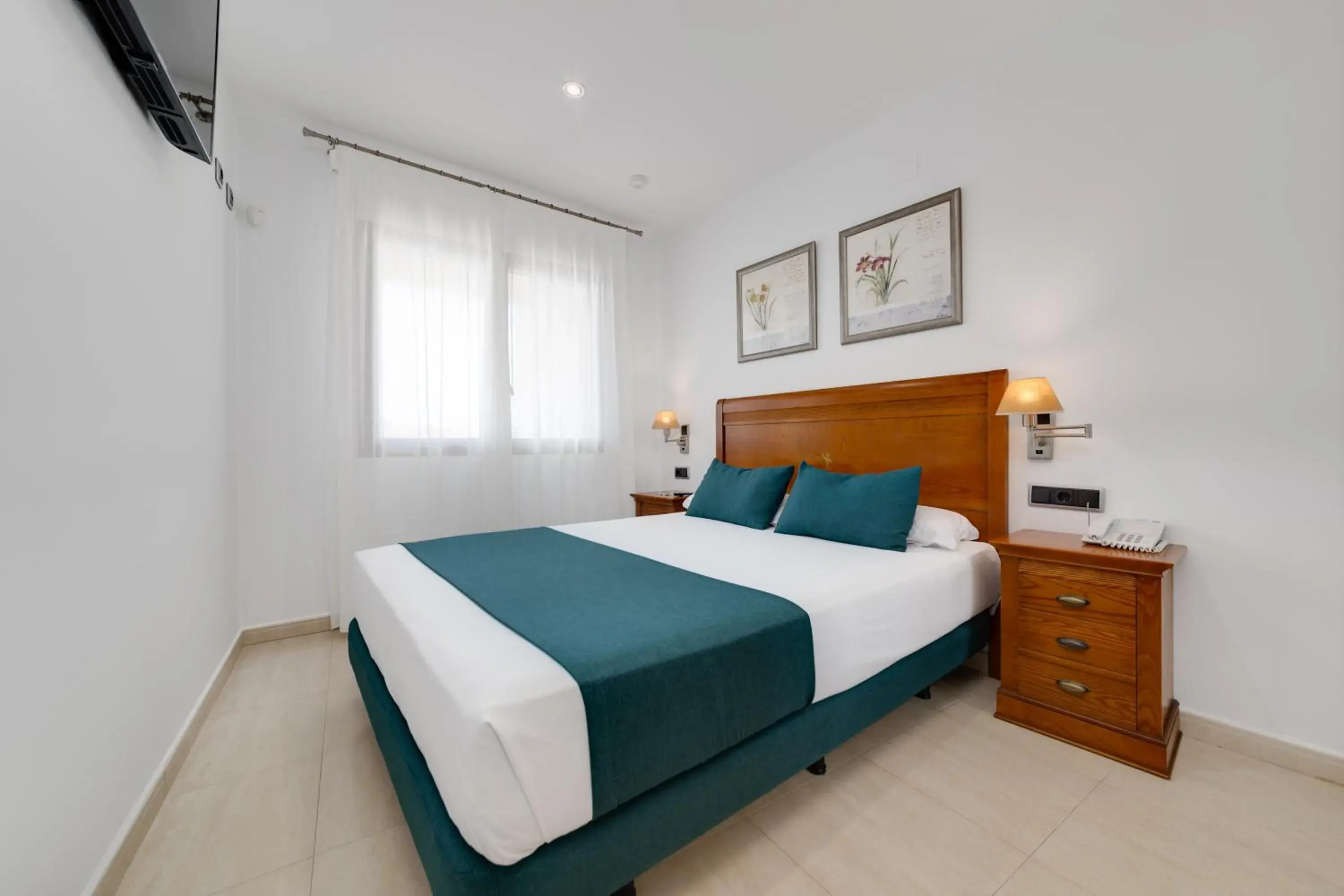 Garden view, Bed in Daniya Denia Spa & Business 4* Garden view, Bed in Daniya Denia Spa & Business 4*
