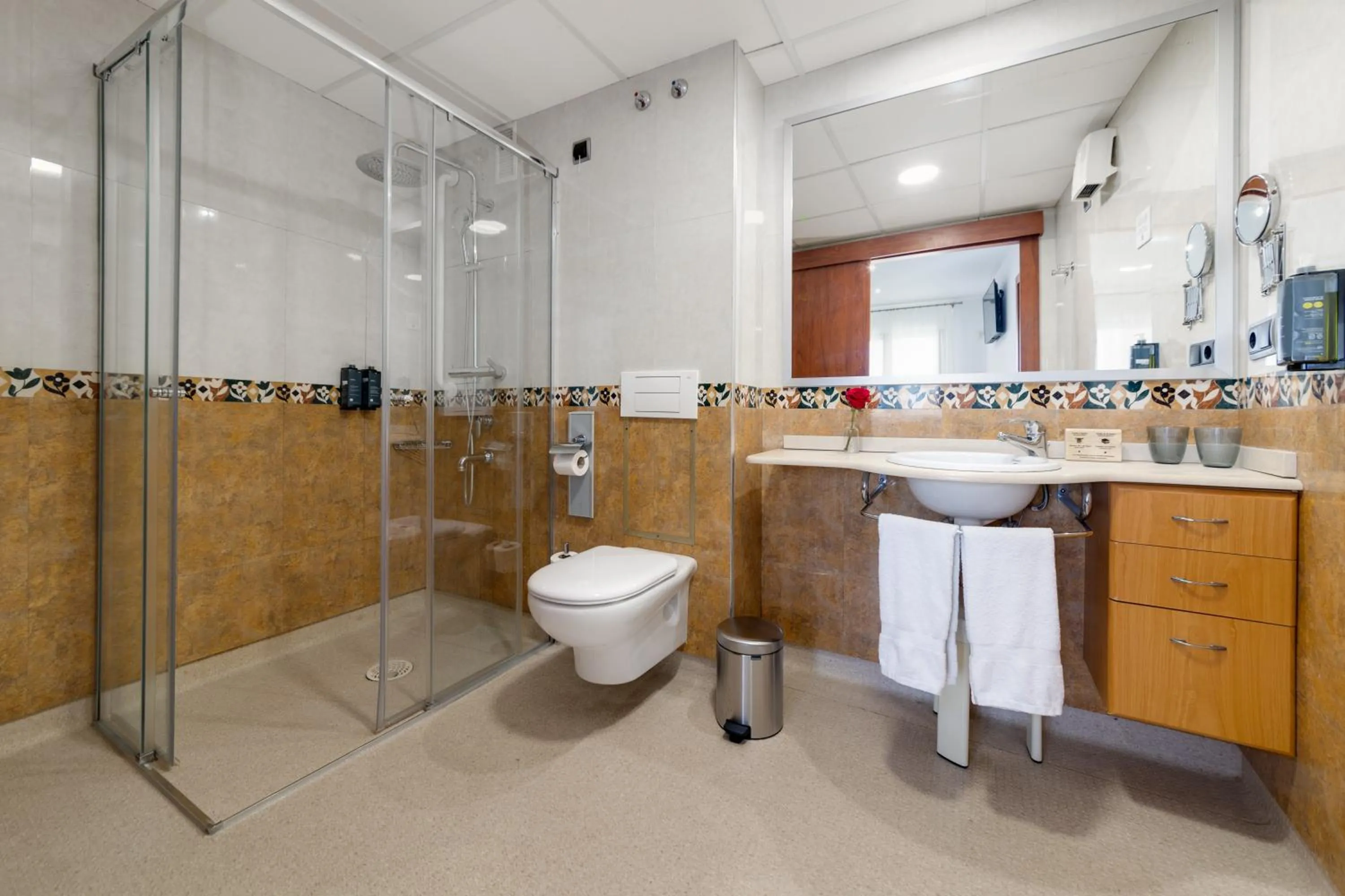 Shower in Daniya Denia Spa & Business 4*