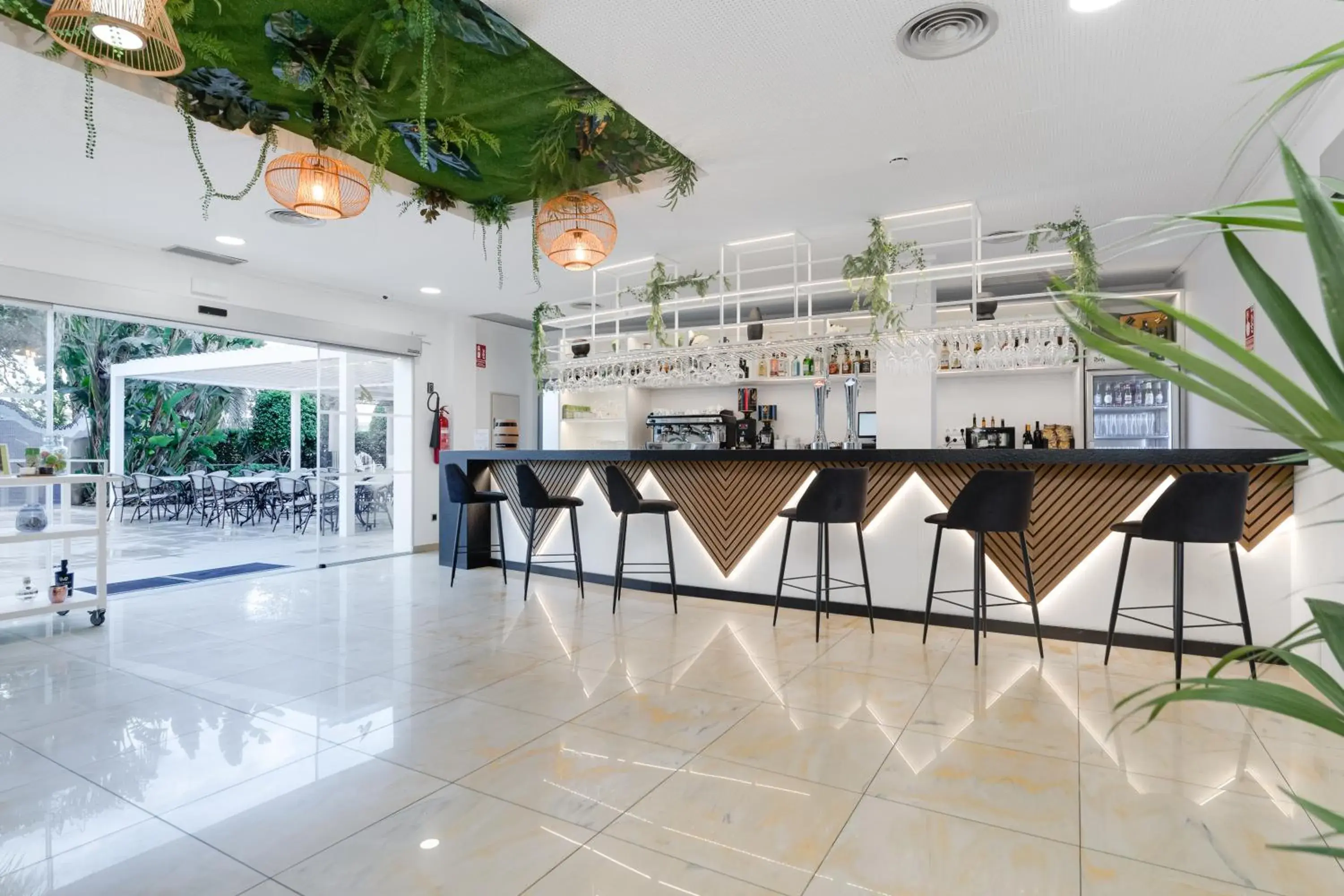Lounge or bar in Daniya Denia Spa & Business 4* Lounge or bar in Daniya Denia Spa & Business 4*