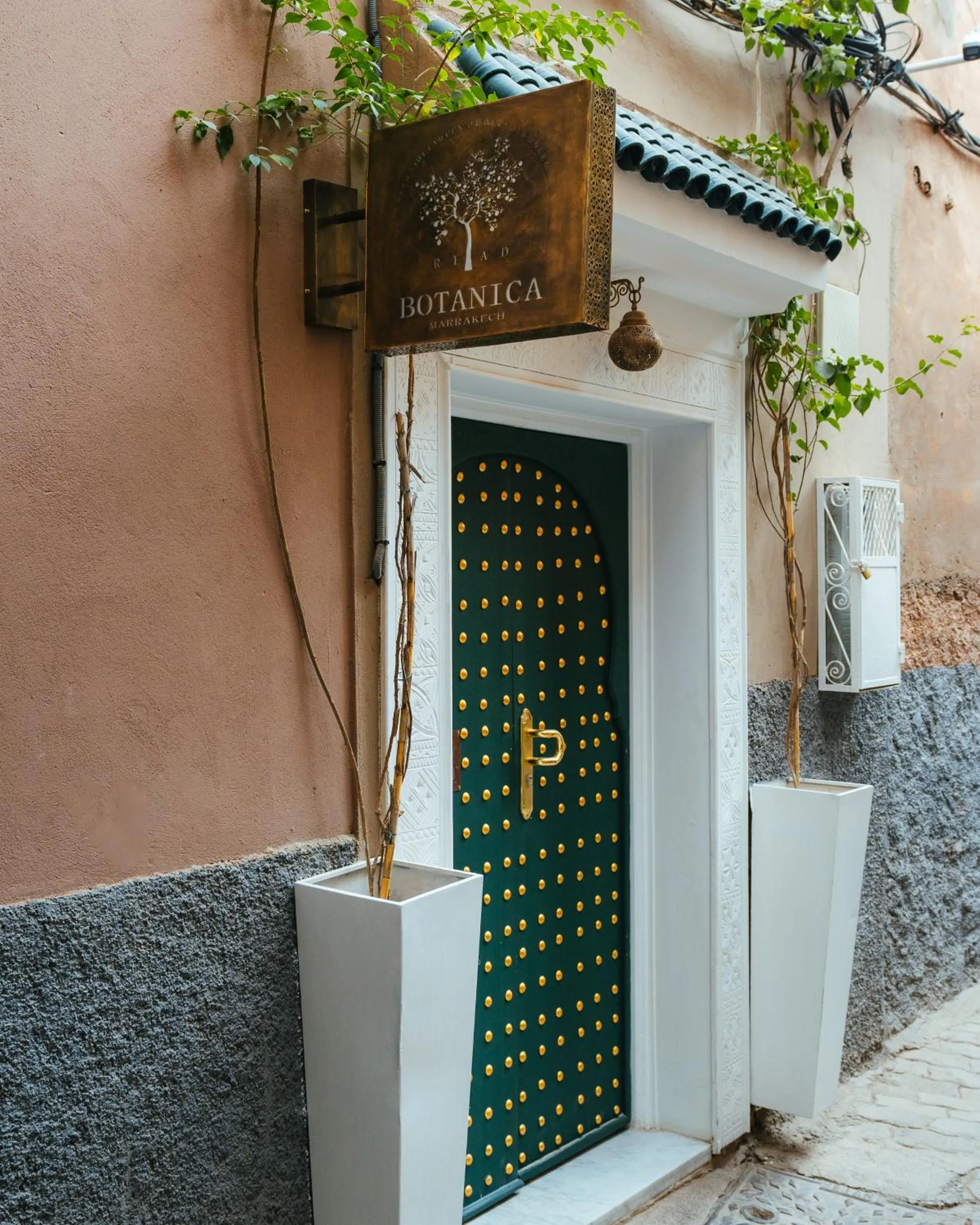 Property building in Riad Botanica