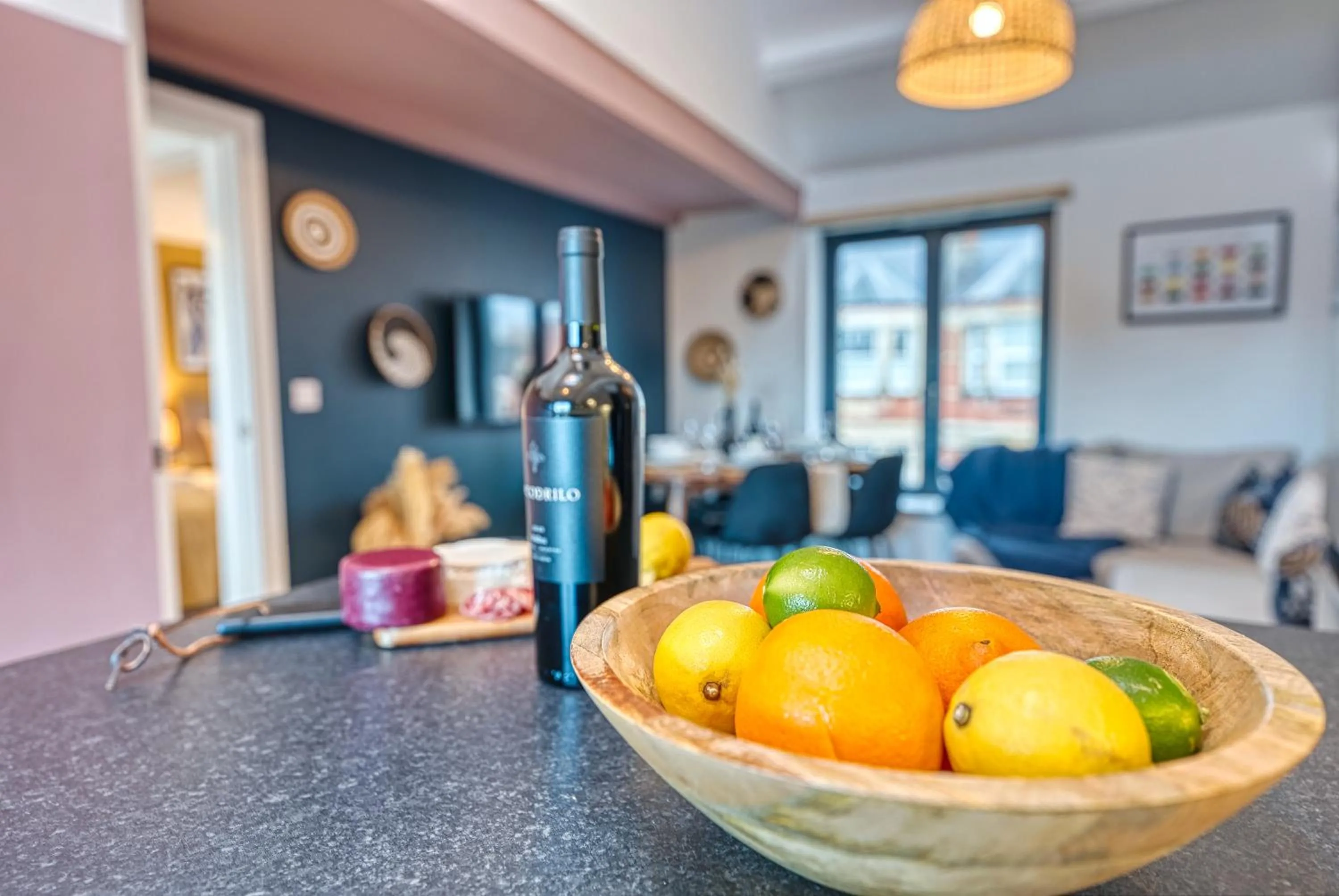 Kitchen or kitchenette in Ashcroft Loft by Home Stays Management - Stunning 3 Bedroom, 2 bathrooms, Charming central apartment featuring a balcony