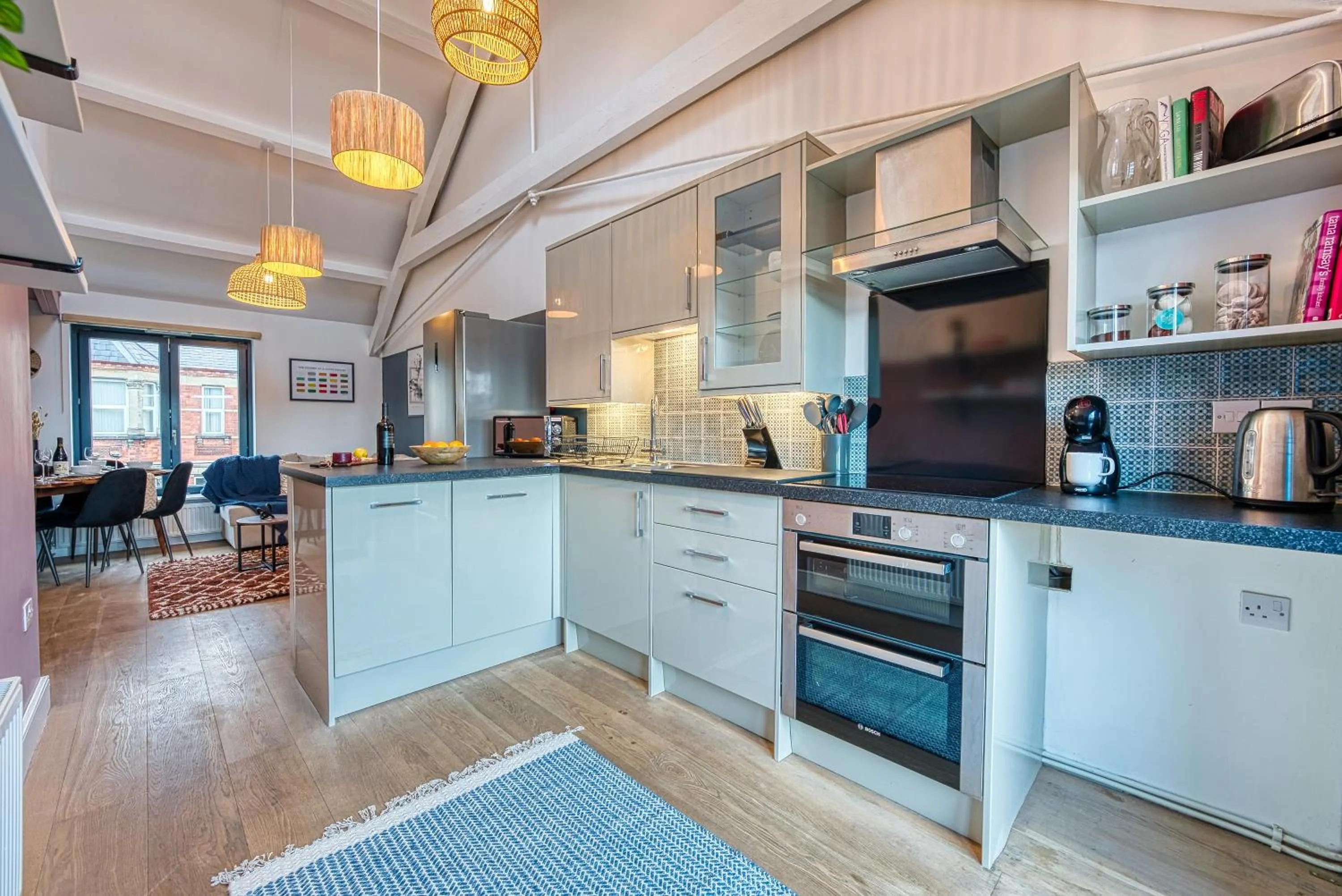 Coffee/tea facilities in Ashcroft Loft by Home Stays Management - Stunning 3 Bedroom, 2 bathrooms, Charming central apartment featuring a balcony