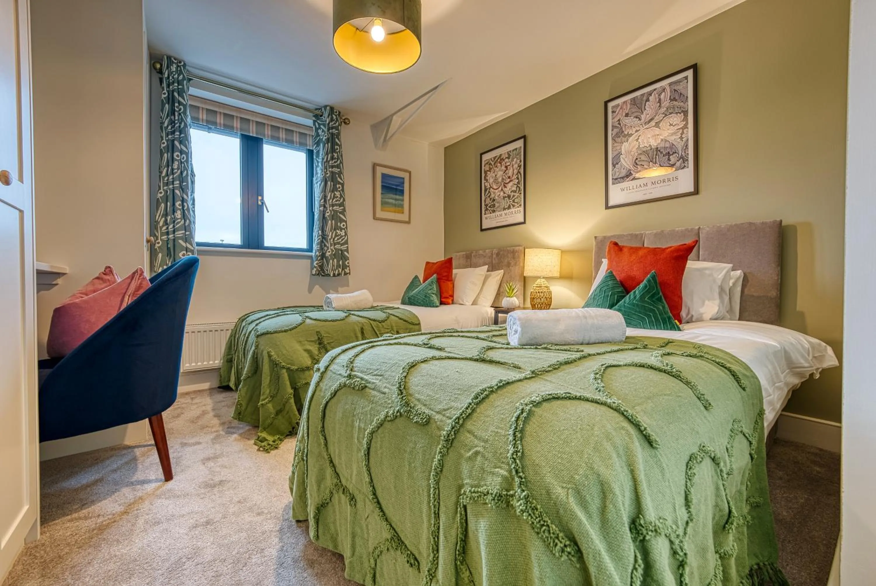 Bed in Ashcroft Loft by Home Stays Management - Stunning 3 Bedroom, 2 bathrooms, Charming central apartment featuring a balcony