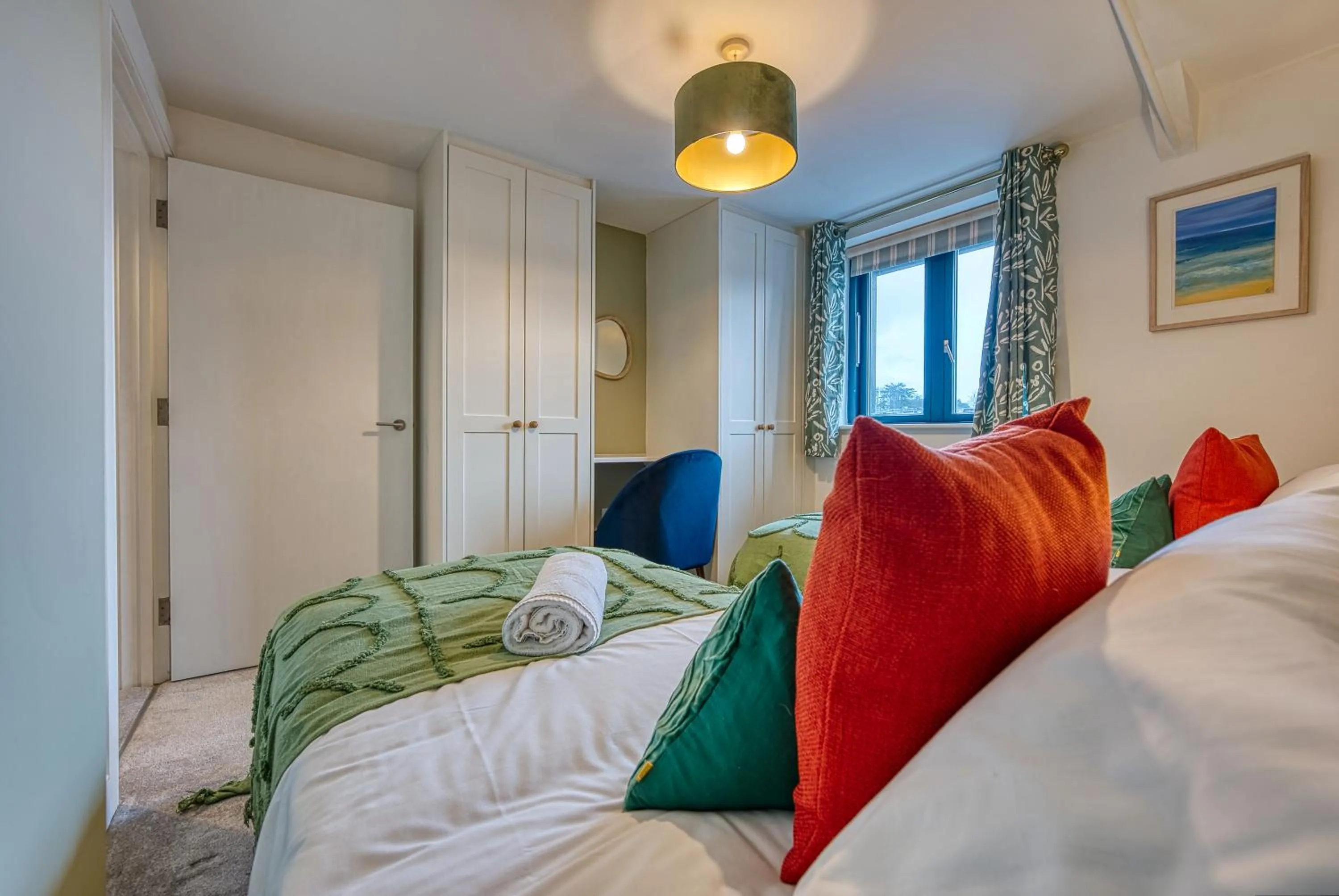 Bed in Ashcroft Loft by Home Stays Management - Stunning 3 Bedroom, 2 bathrooms, Charming central apartment featuring a balcony