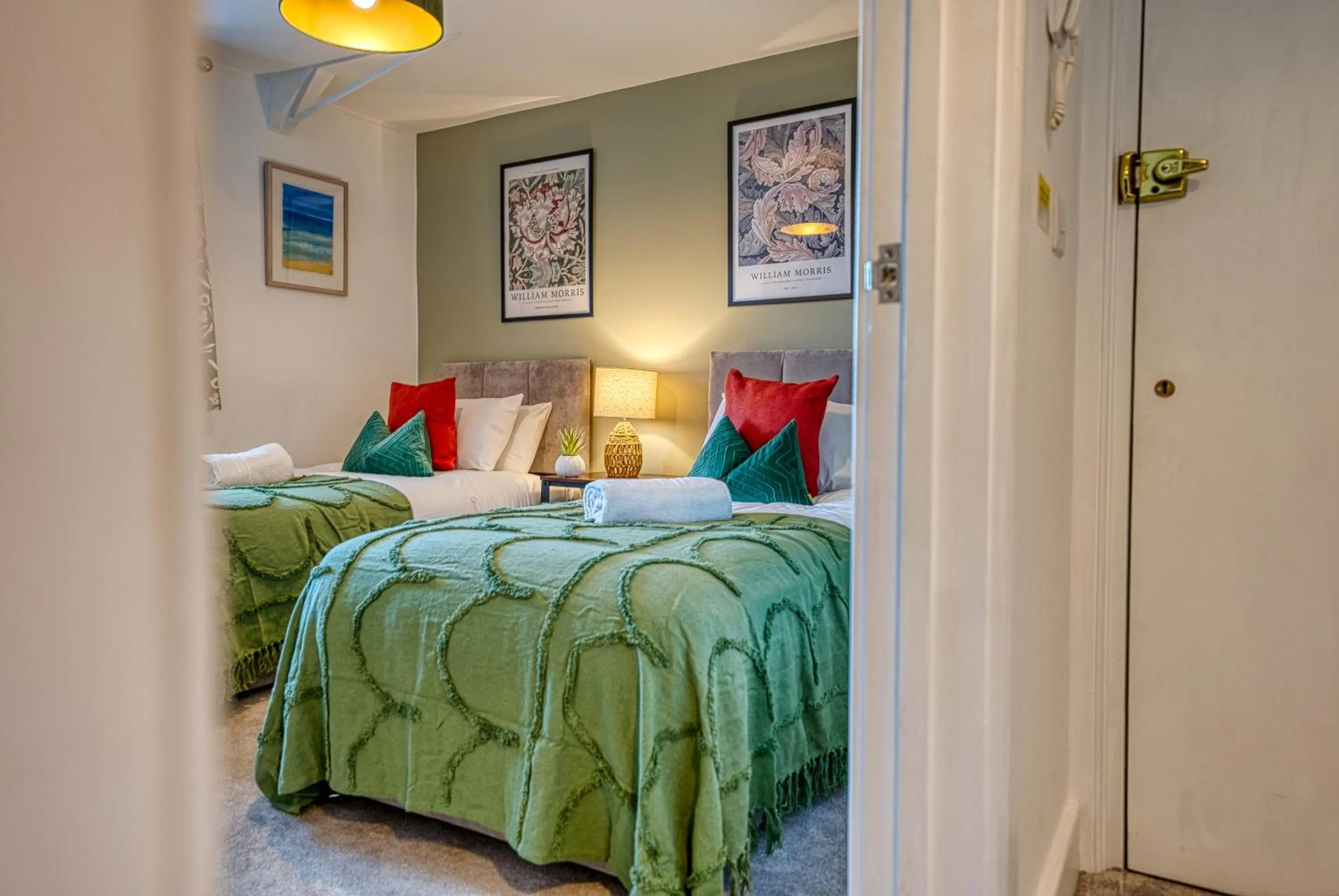 Bed in Ashcroft Loft by Home Stays Management - Stunning 3 Bedroom, 2 bathrooms, Charming central apartment featuring a balcony
