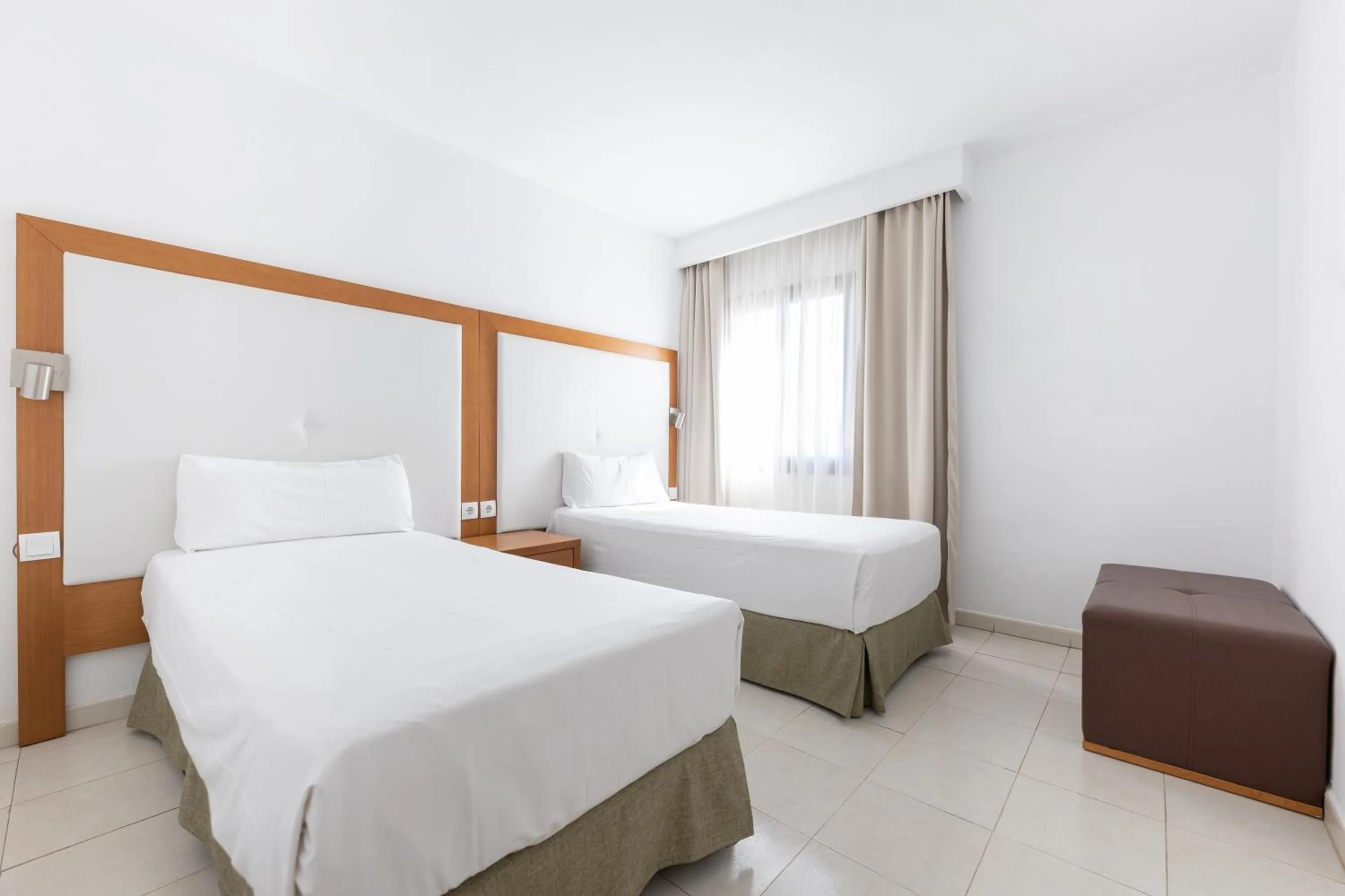 Bed in Apartamentos Hesperia Bristol Playa