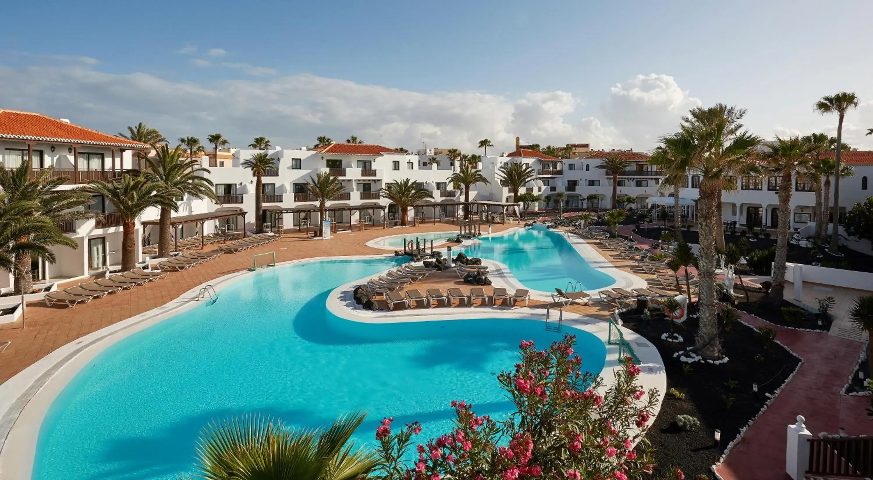 Property building in Apartamentos Hesperia Bristol Playa Property building in Apartamentos Hesperia Bristol Playa