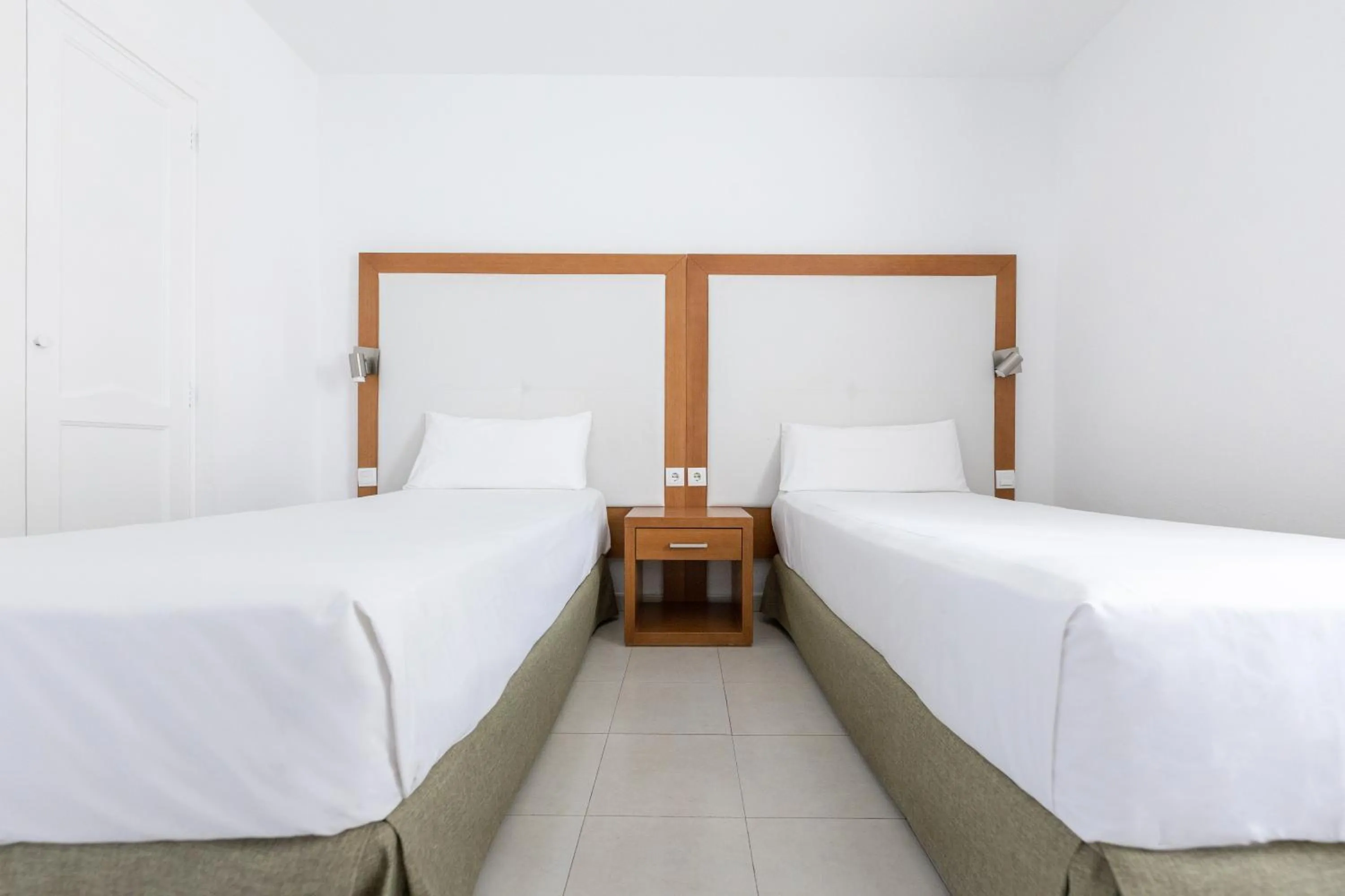 Bed in Apartamentos Hesperia Bristol Playa