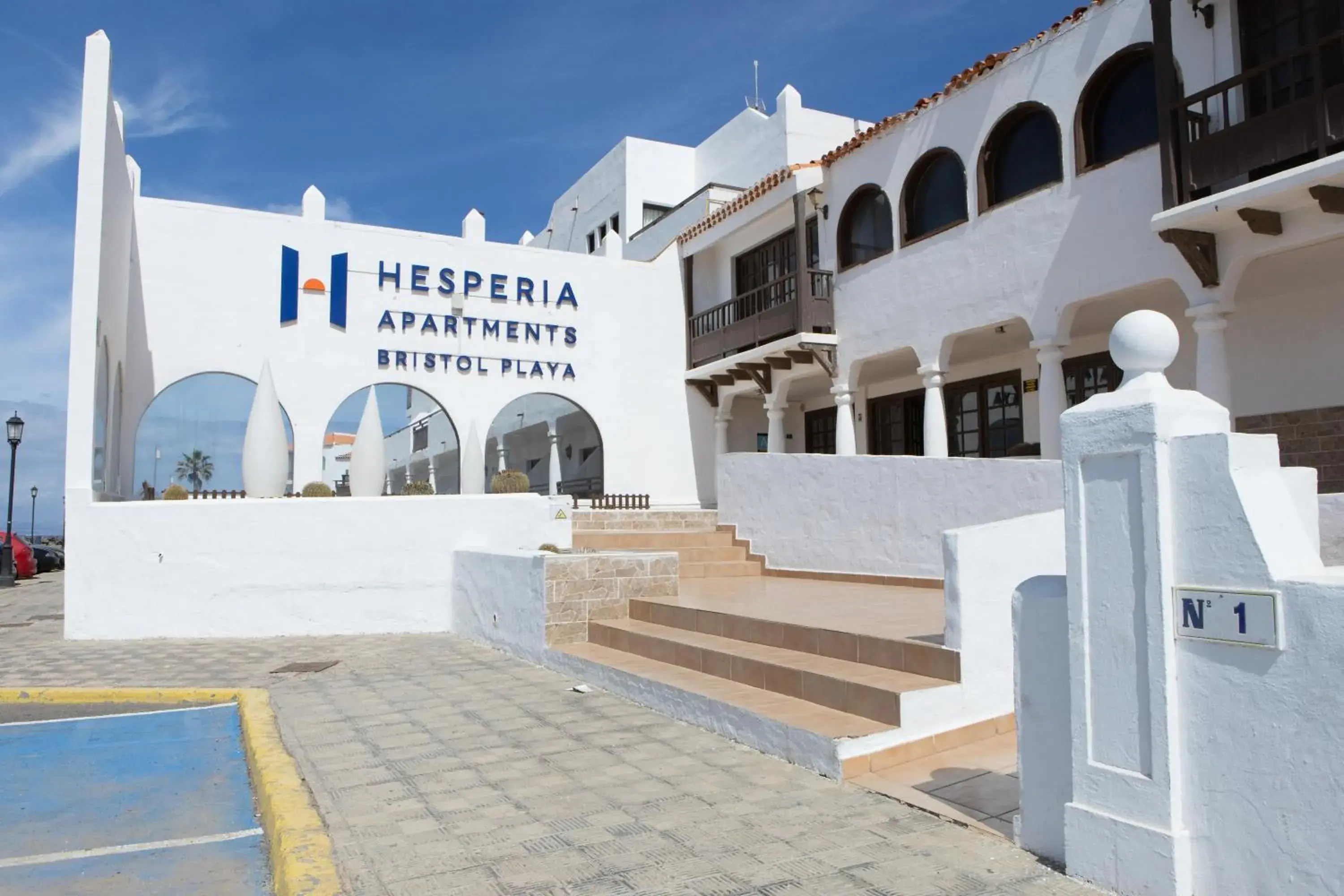 Facade/entrance in Apartamentos Hesperia Bristol Playa Facade/entrance in Apartamentos Hesperia Bristol Playa