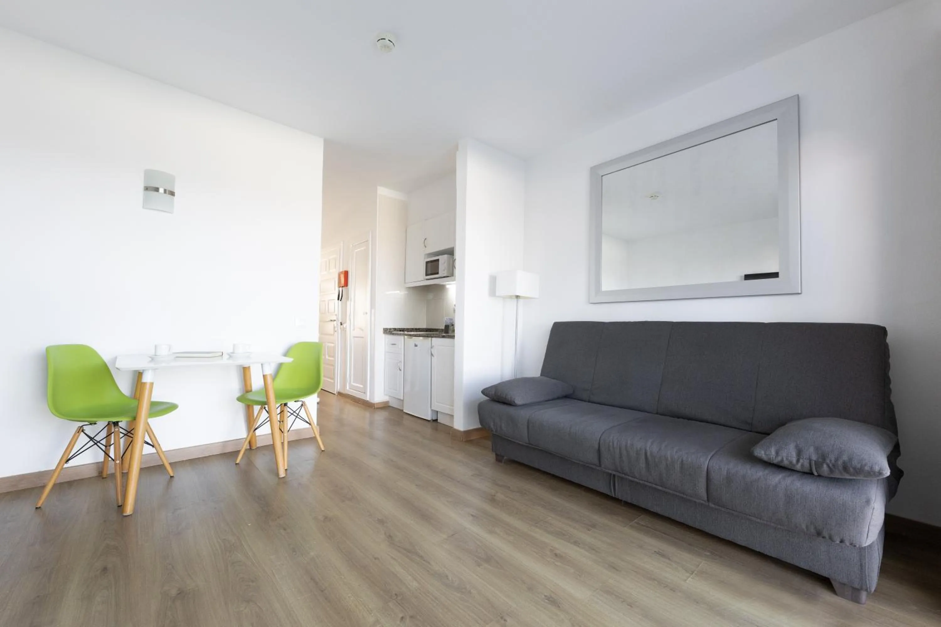 Living room in Apartamentos Hesperia Bristol Playa
