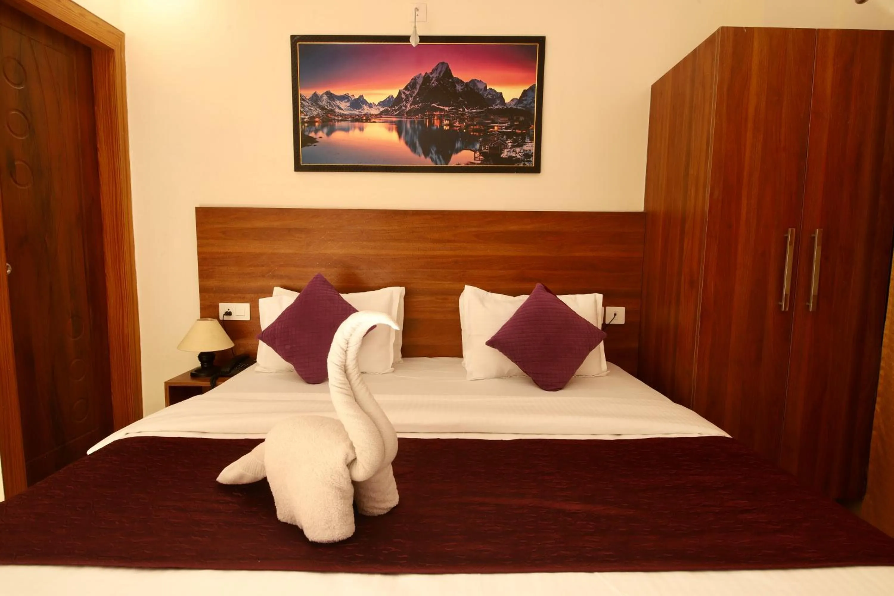 Bedroom, Bed in Perfectstayz Value Forest Valley Near Waterfall