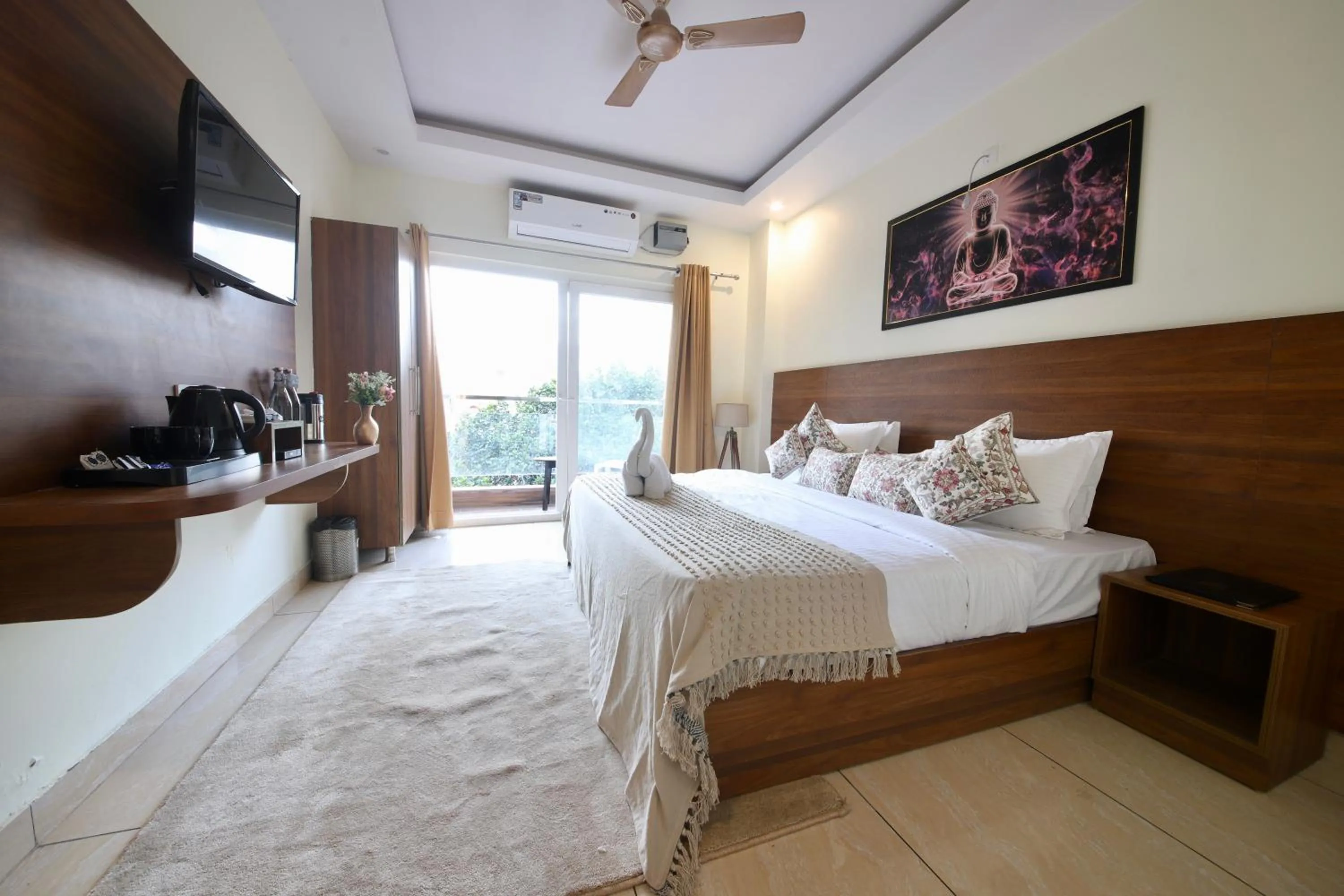 Bedroom, Bed in Perfectstayz Value Forest Valley Near Waterfall