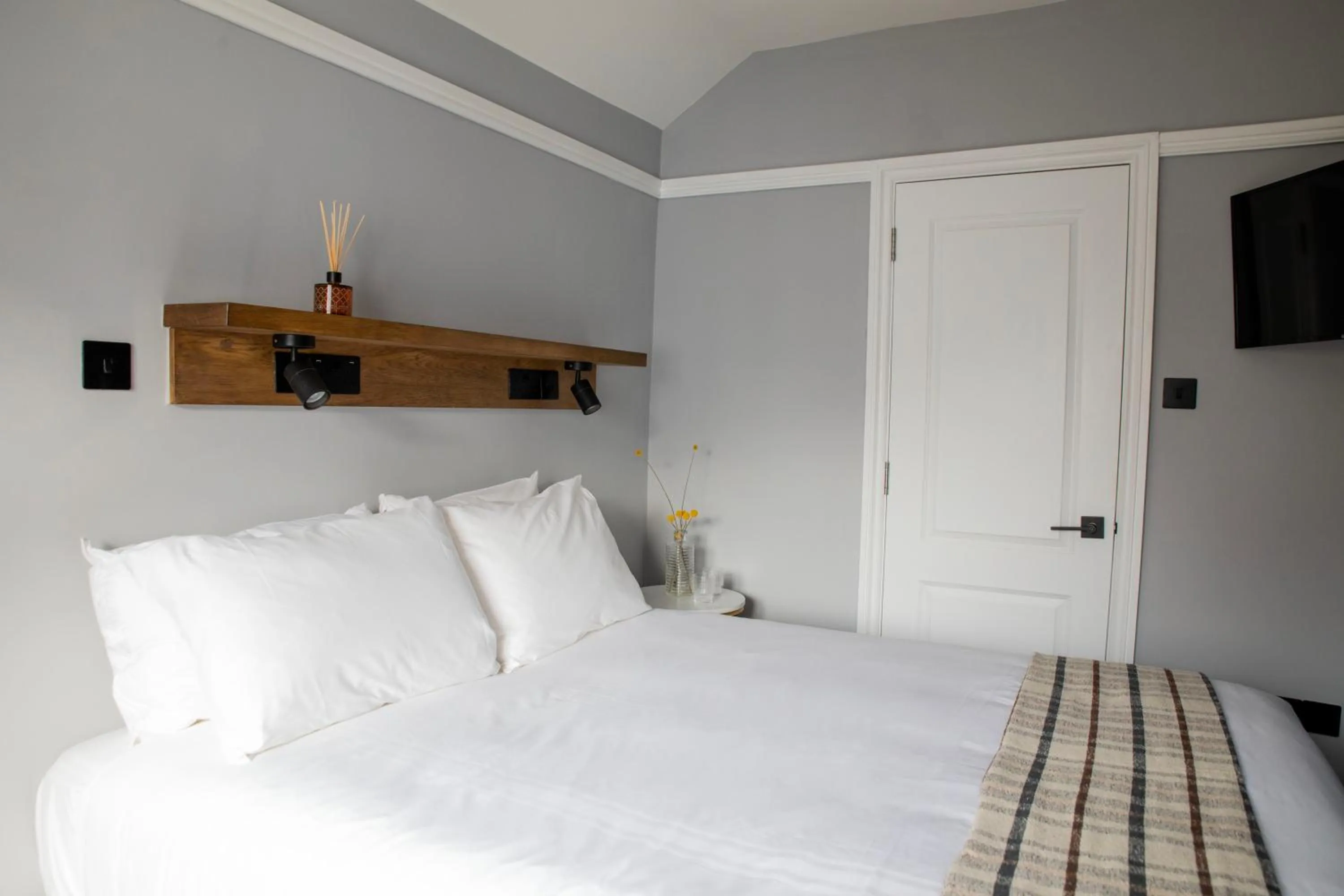 Bedroom, Bed in Bob W London Hyde Park