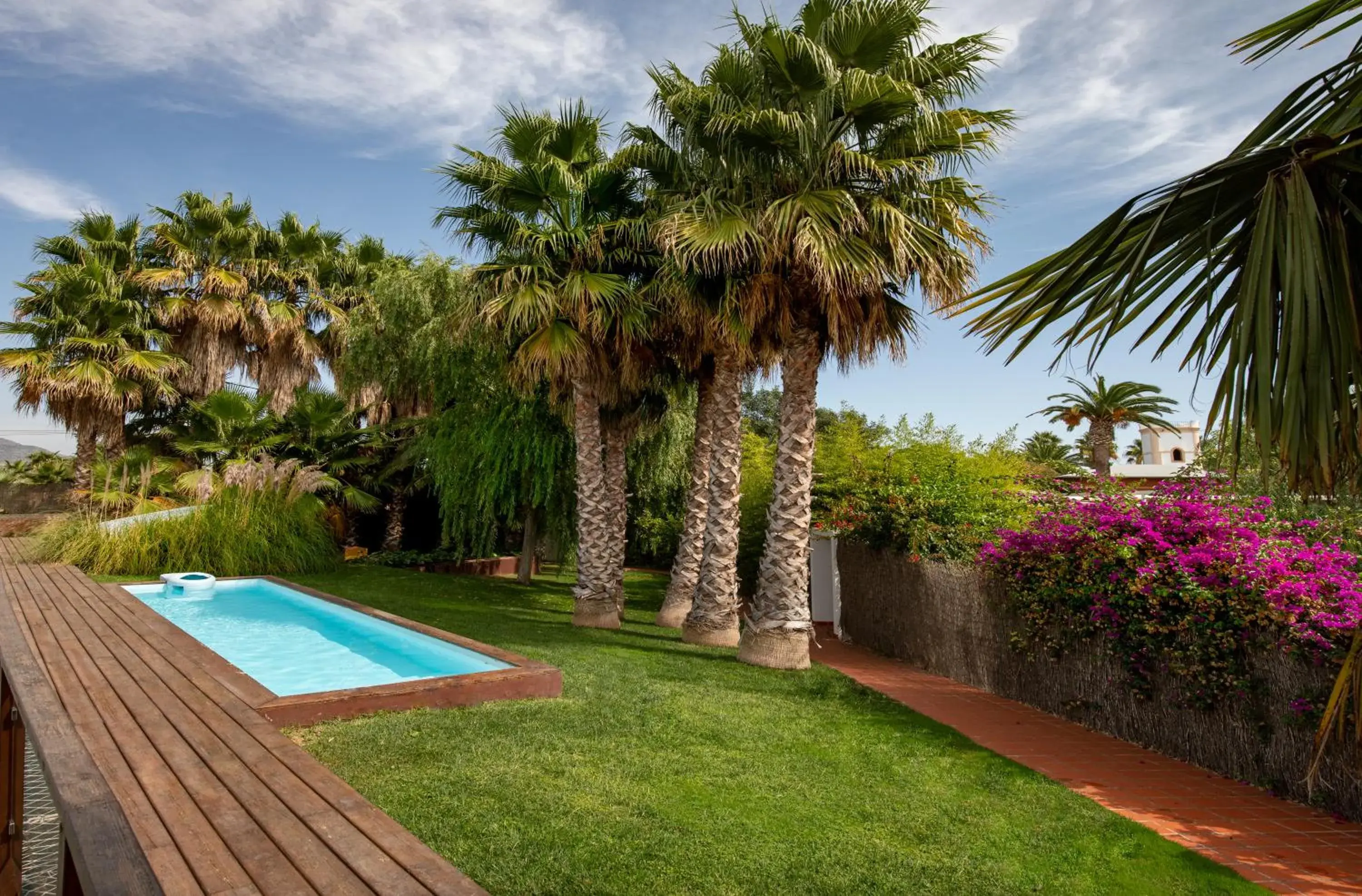 Deluxe Quadruple Room with Private Pool in Tancat de Codorniu Deluxe Quadruple Room with Private Pool in Tancat de Codorniu