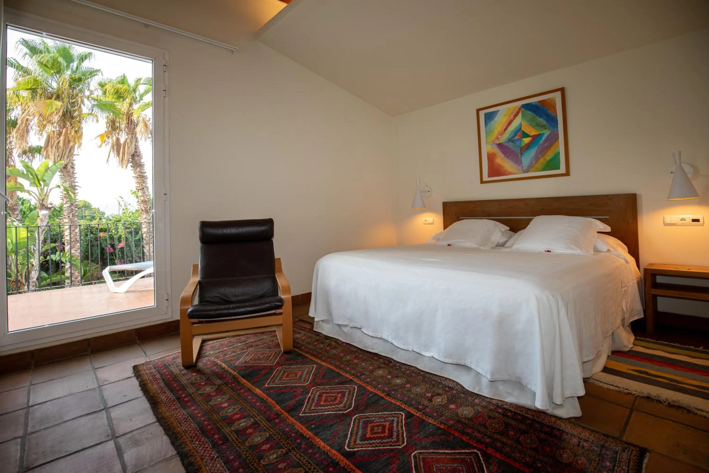 Photo of the whole room, Bed in Tancat de Codorniu