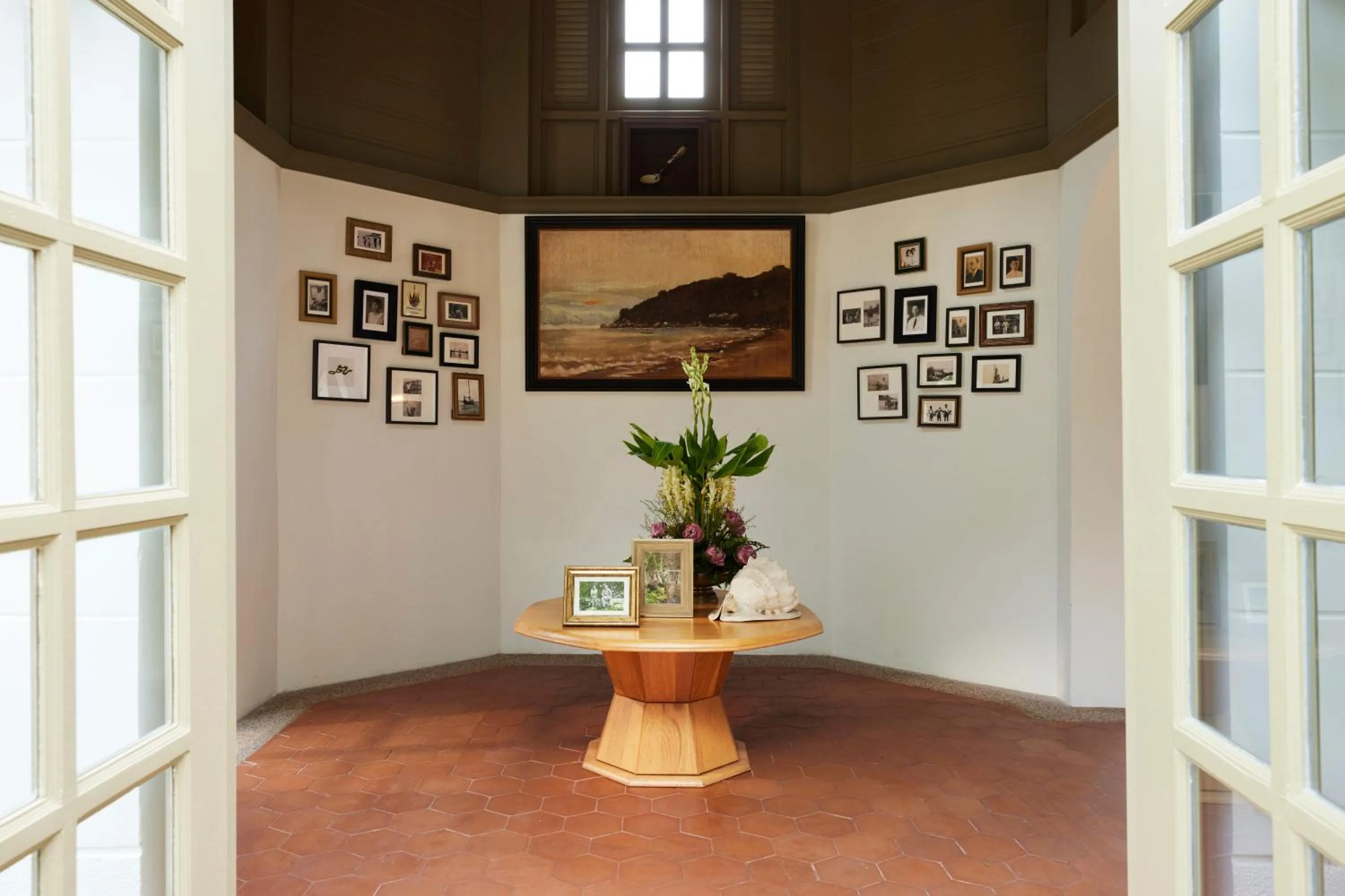 Lobby or reception in CHARRAS Bhawan Hotel and Residences