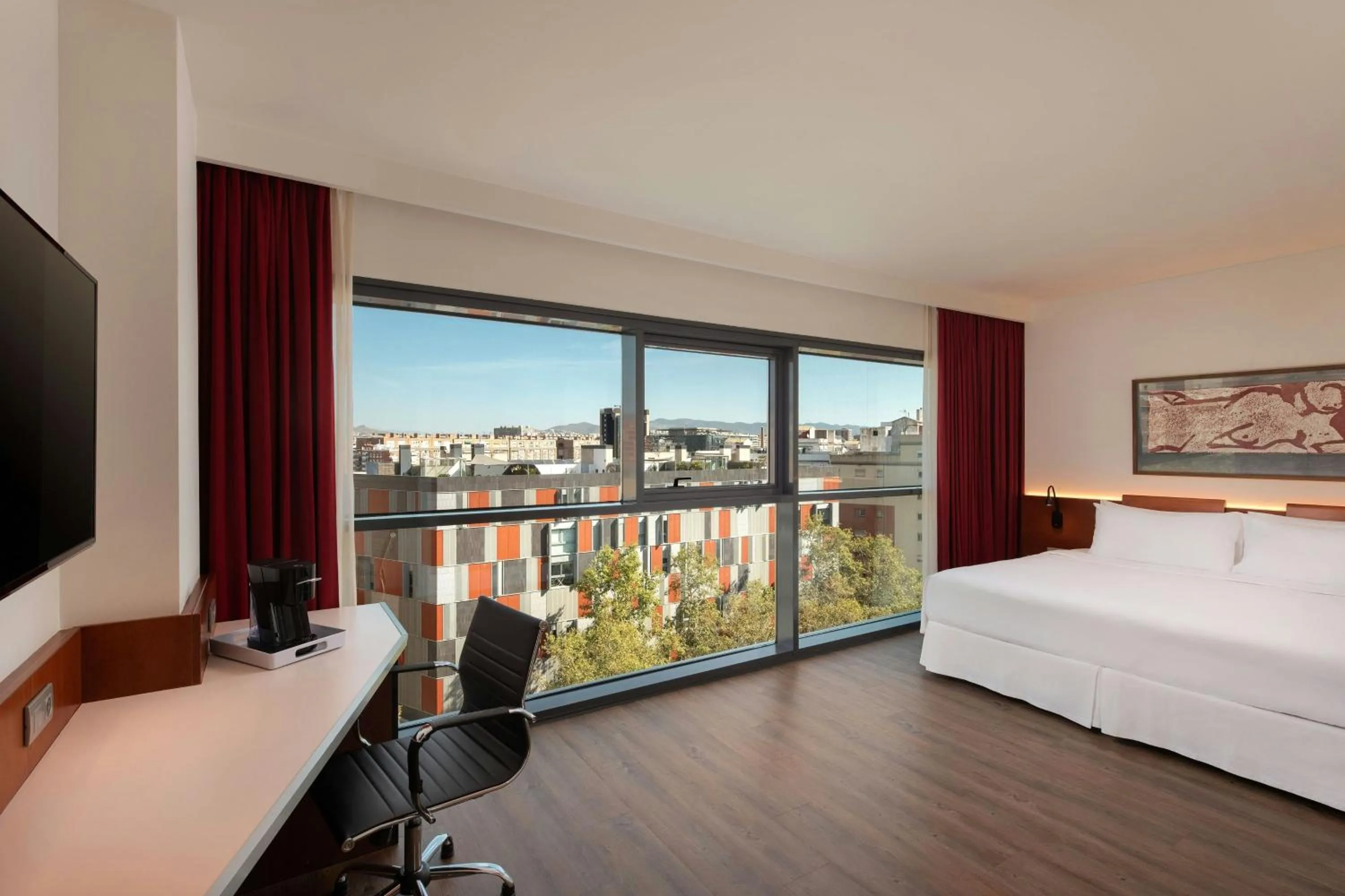 Photo of the whole room, Bed in Four Points by Sheraton Barcelona Diagonal