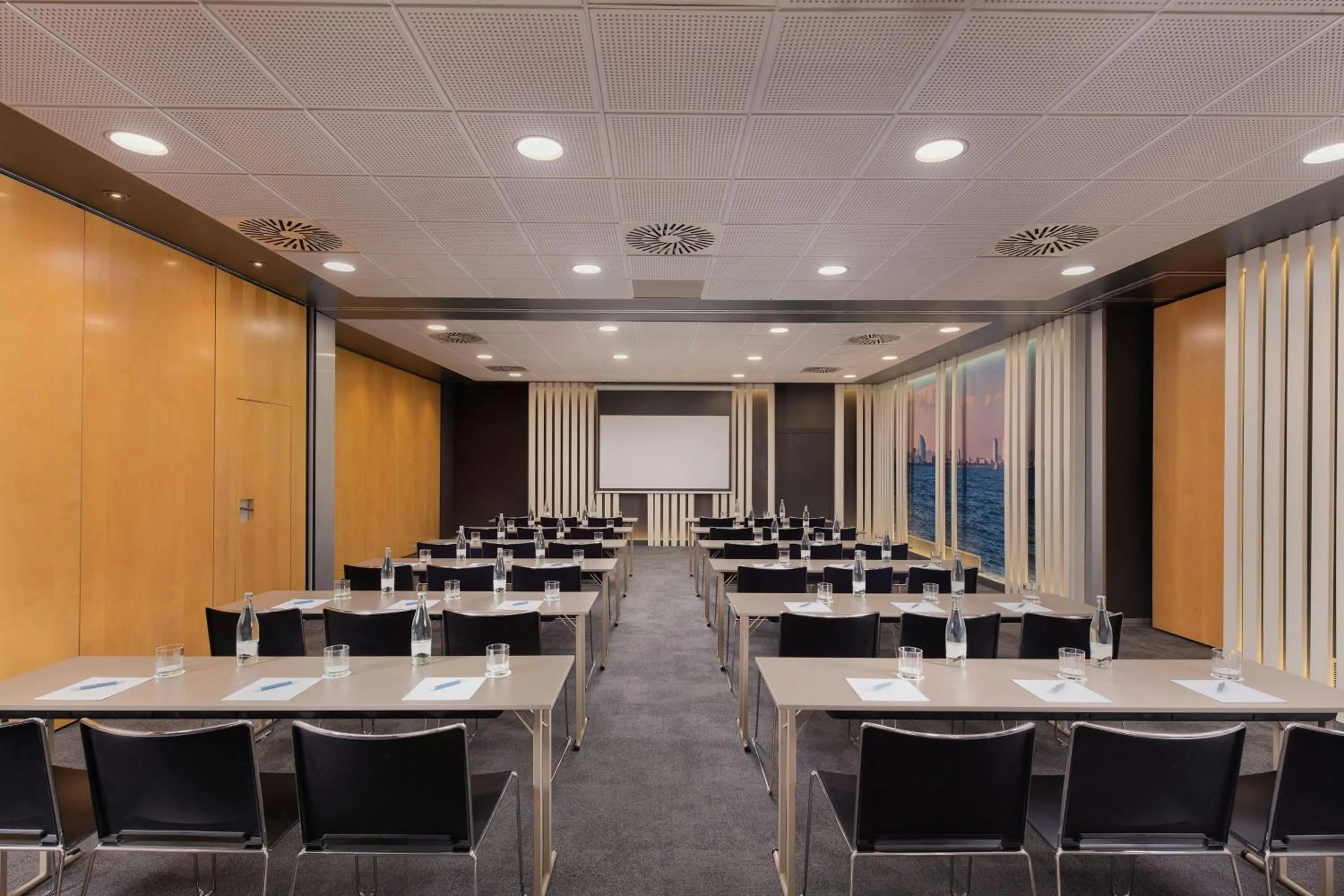 Meeting/conference room in Four Points by Sheraton Barcelona Diagonal