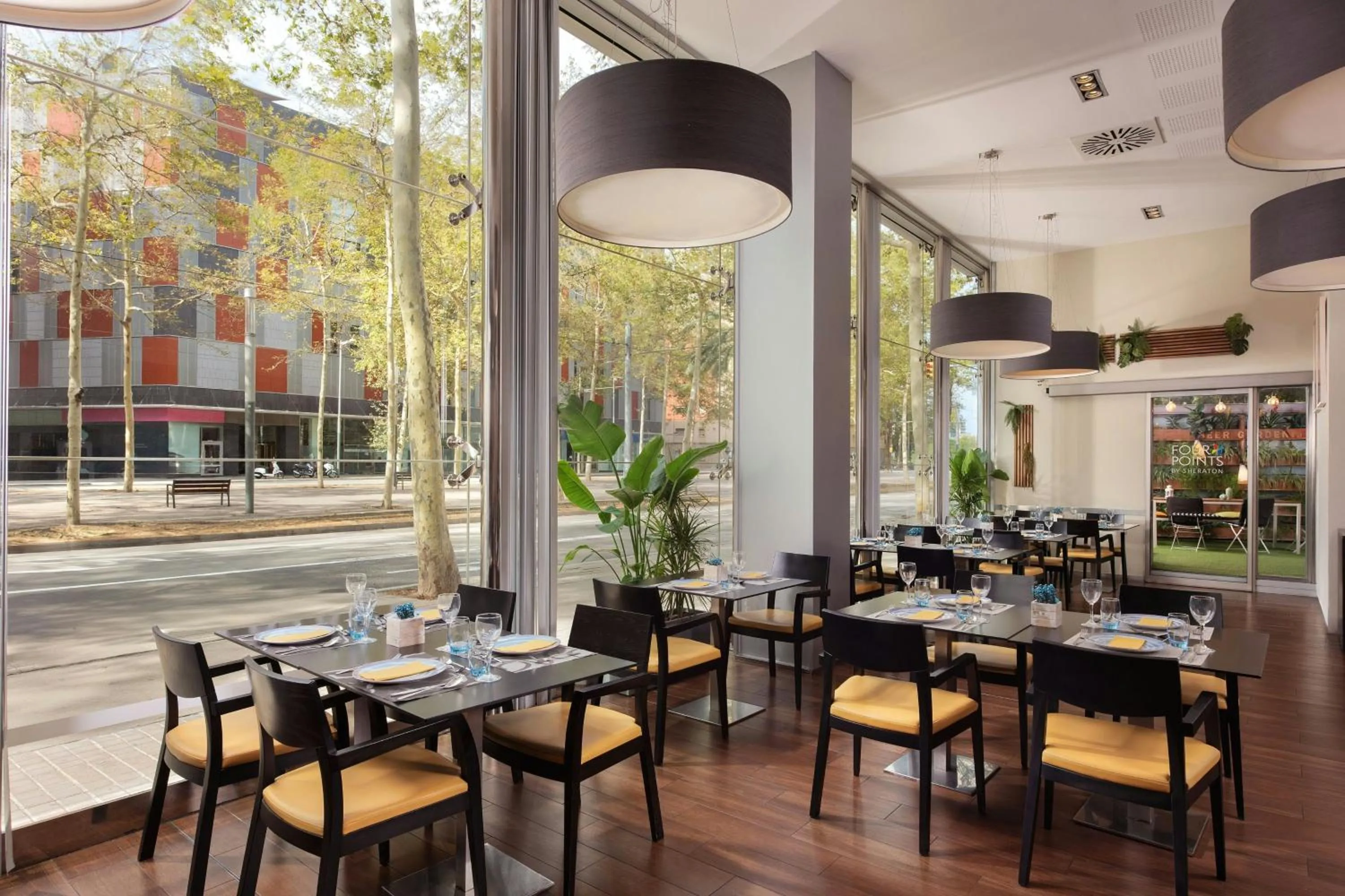 Restaurant/places to eat in Four Points by Sheraton Barcelona Diagonal