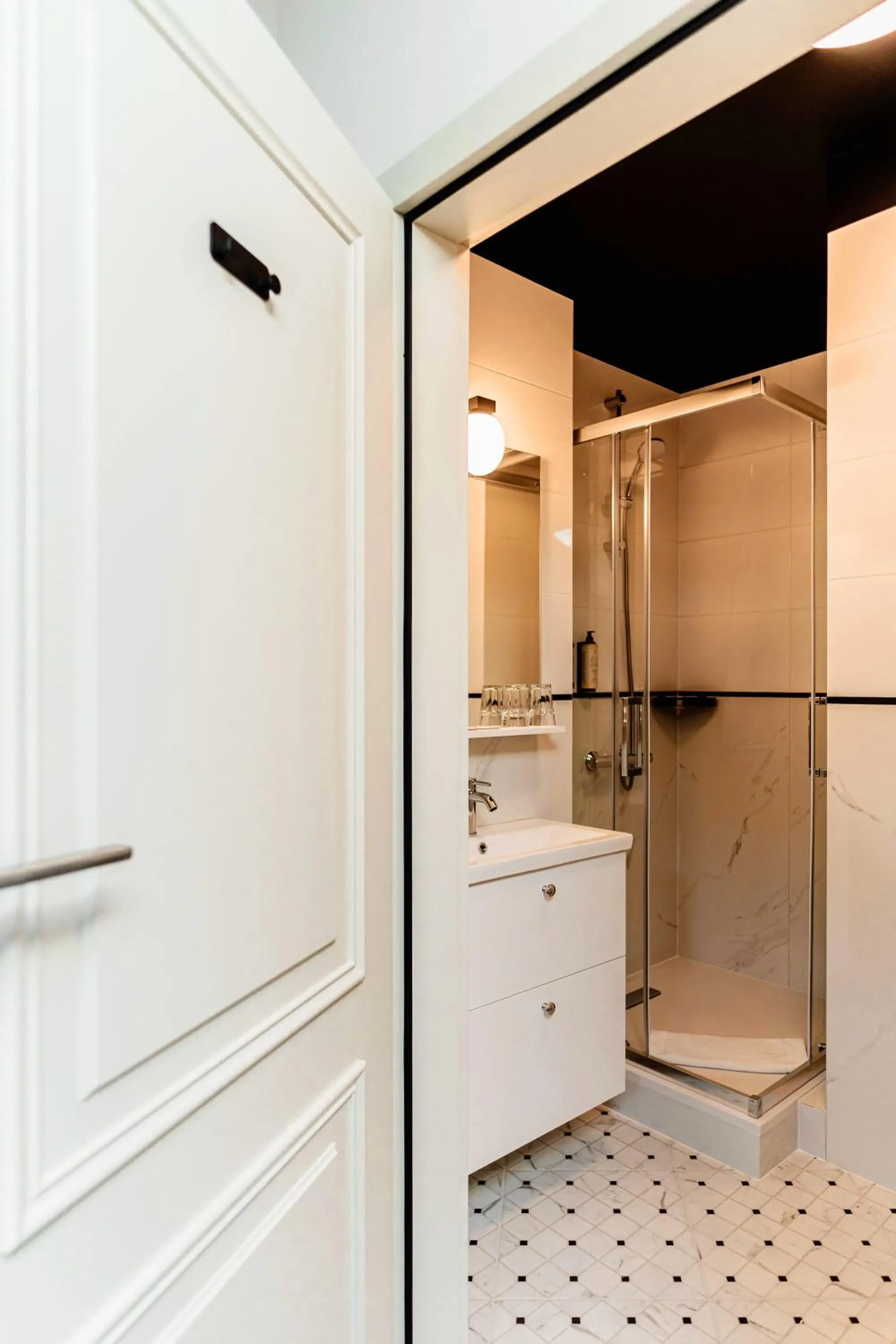 Bathroom in N33 Premium Apartments Old Town Kraków - Destigo Hotels