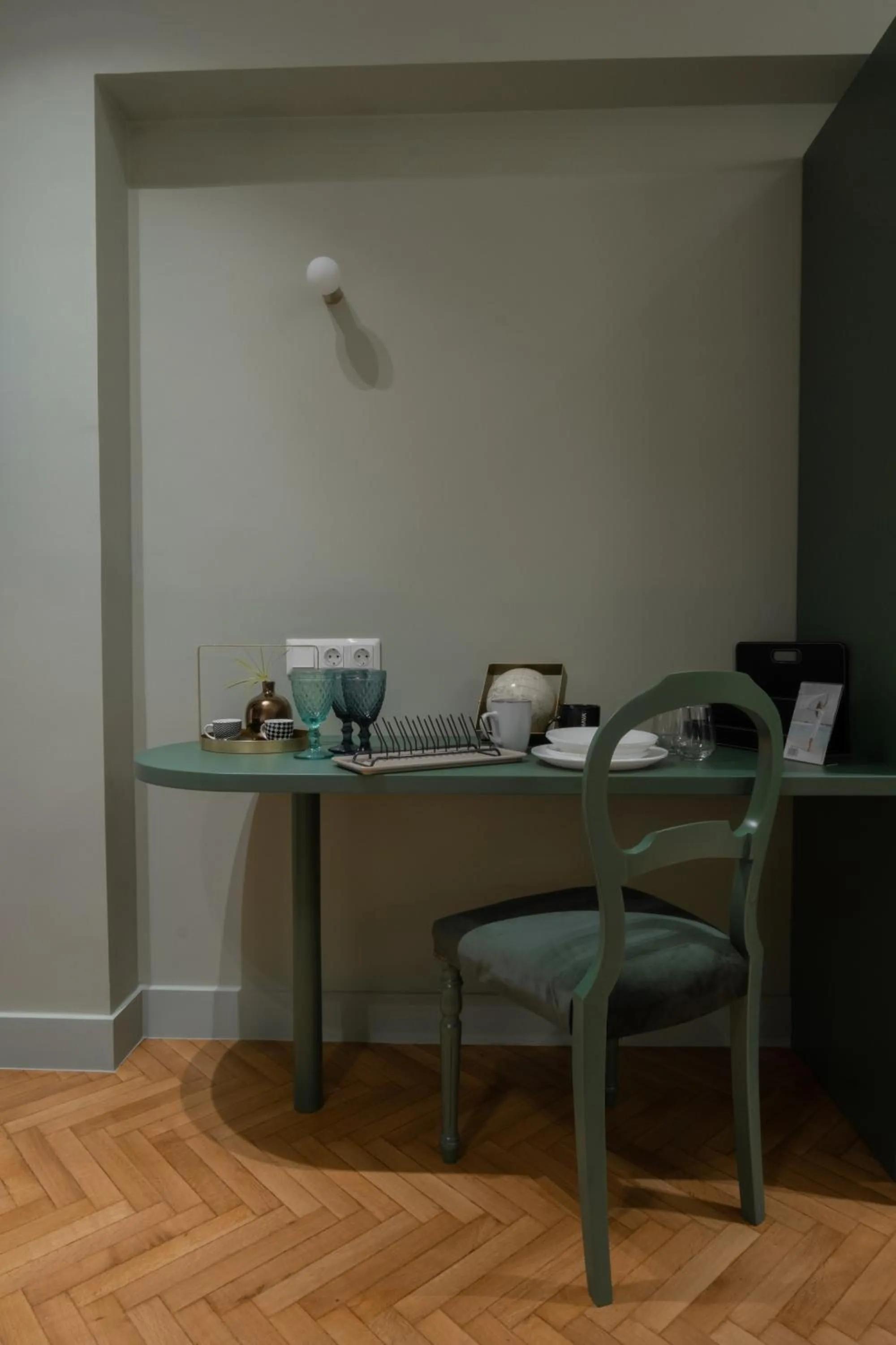 hair dresser in K23 Color Suites