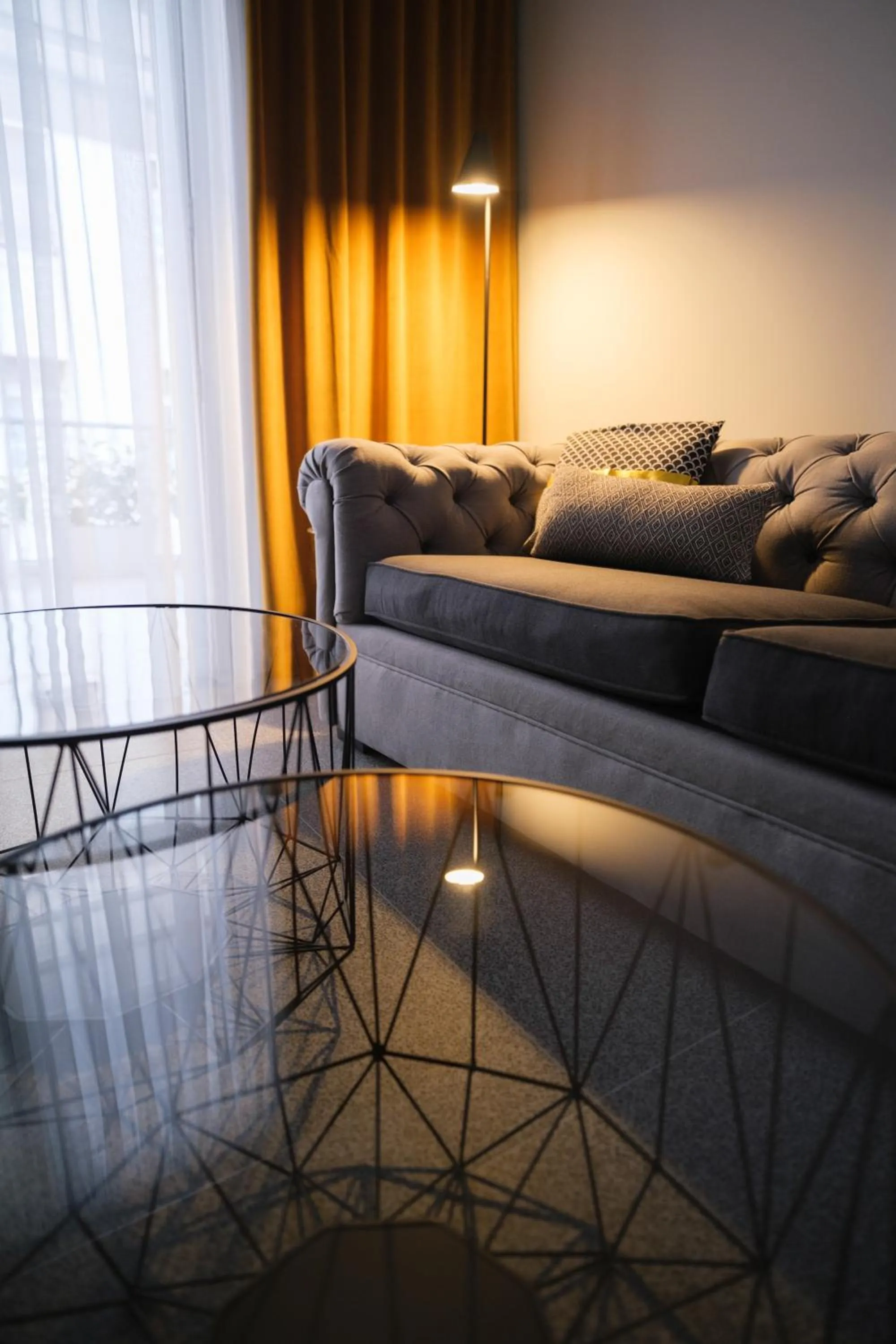 Seating area, Bed in K23 Color Suites