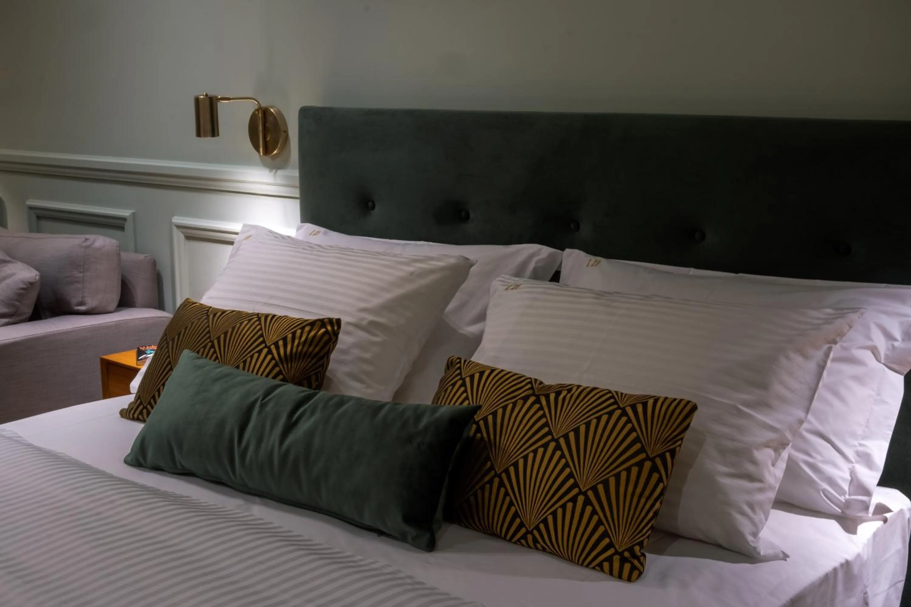 Bed in K23 Color Suites