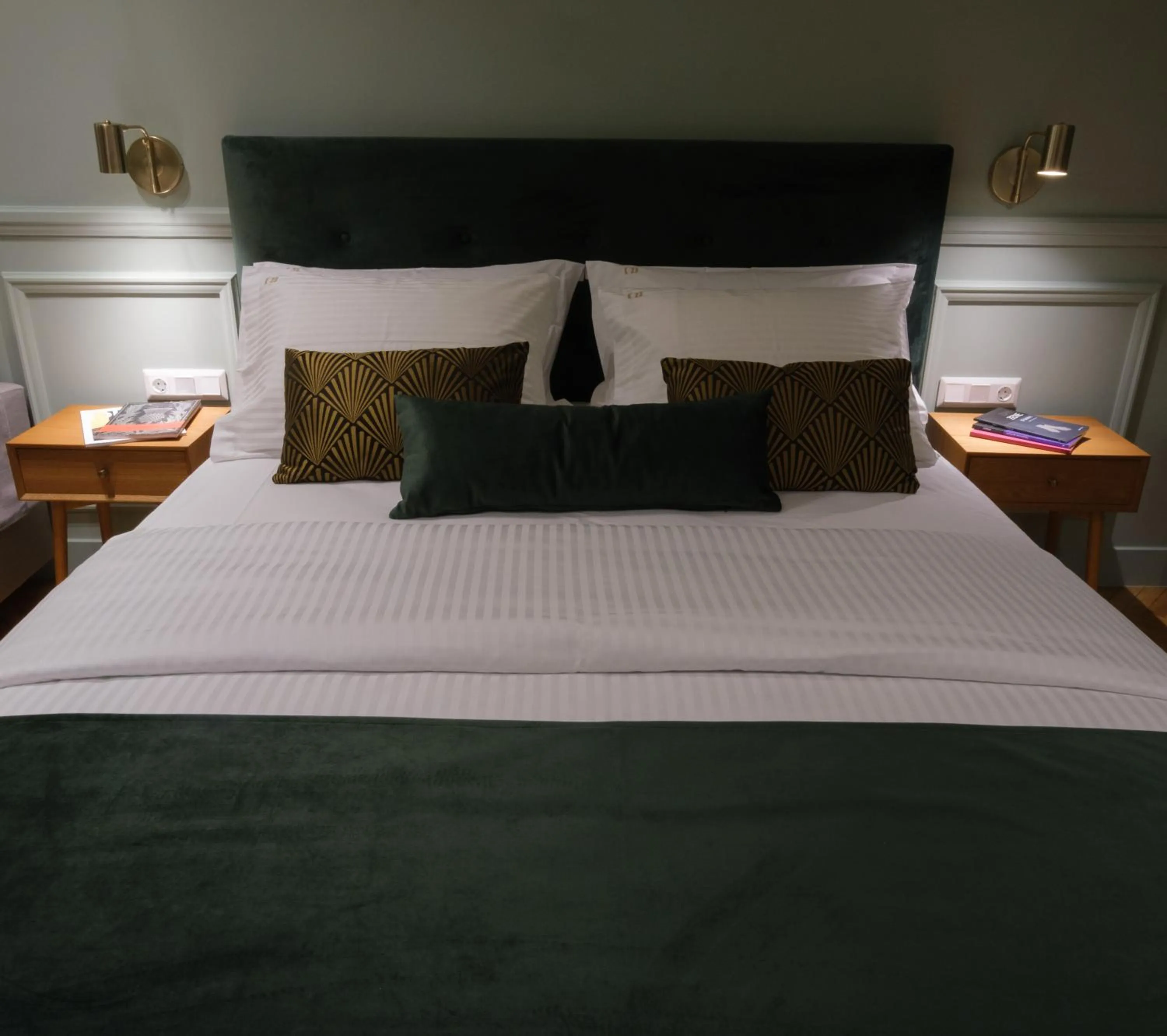 Bed in K23 Color Suites