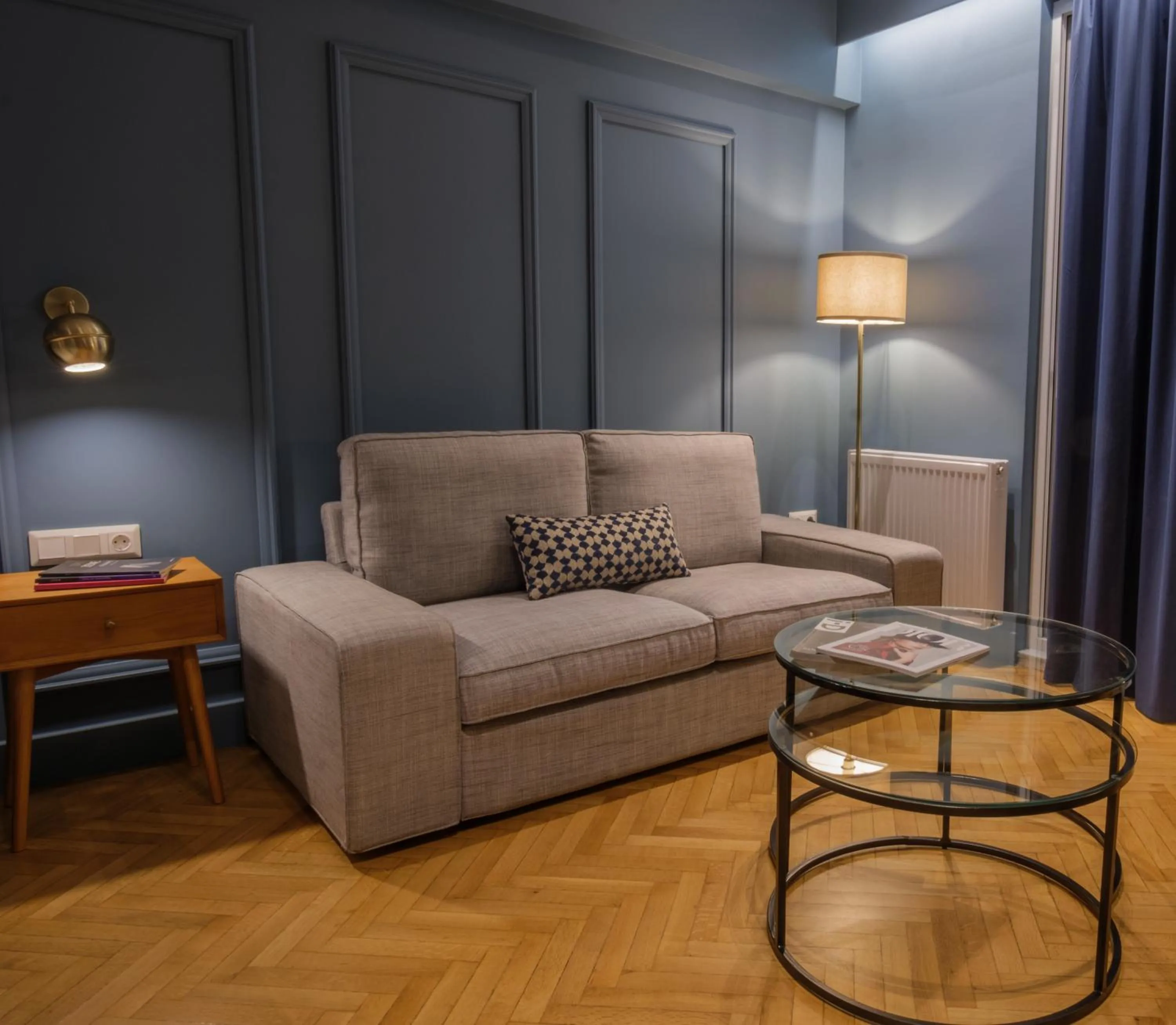 Living room in K23 Color Suites