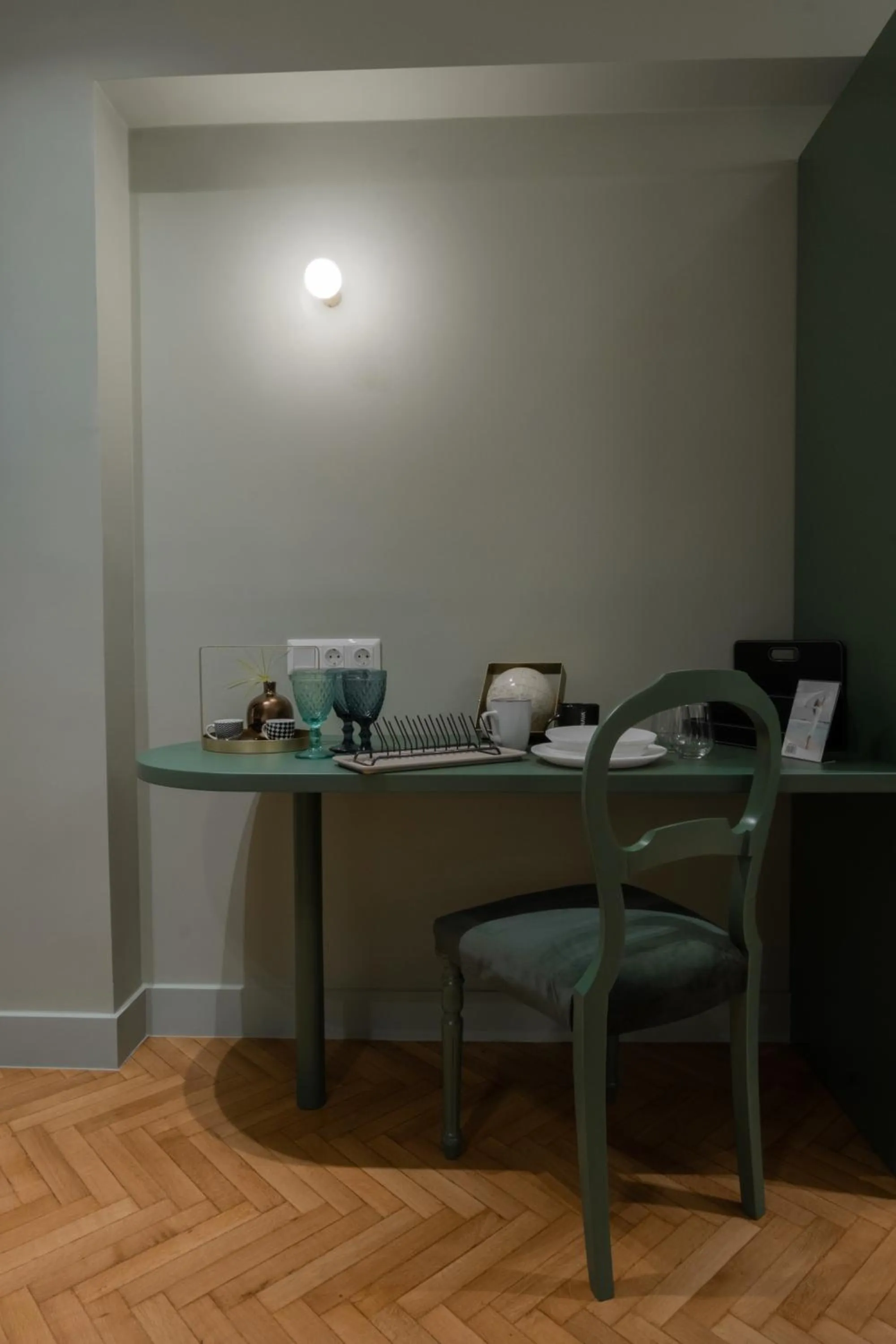 hair dresser in K23 Color Suites