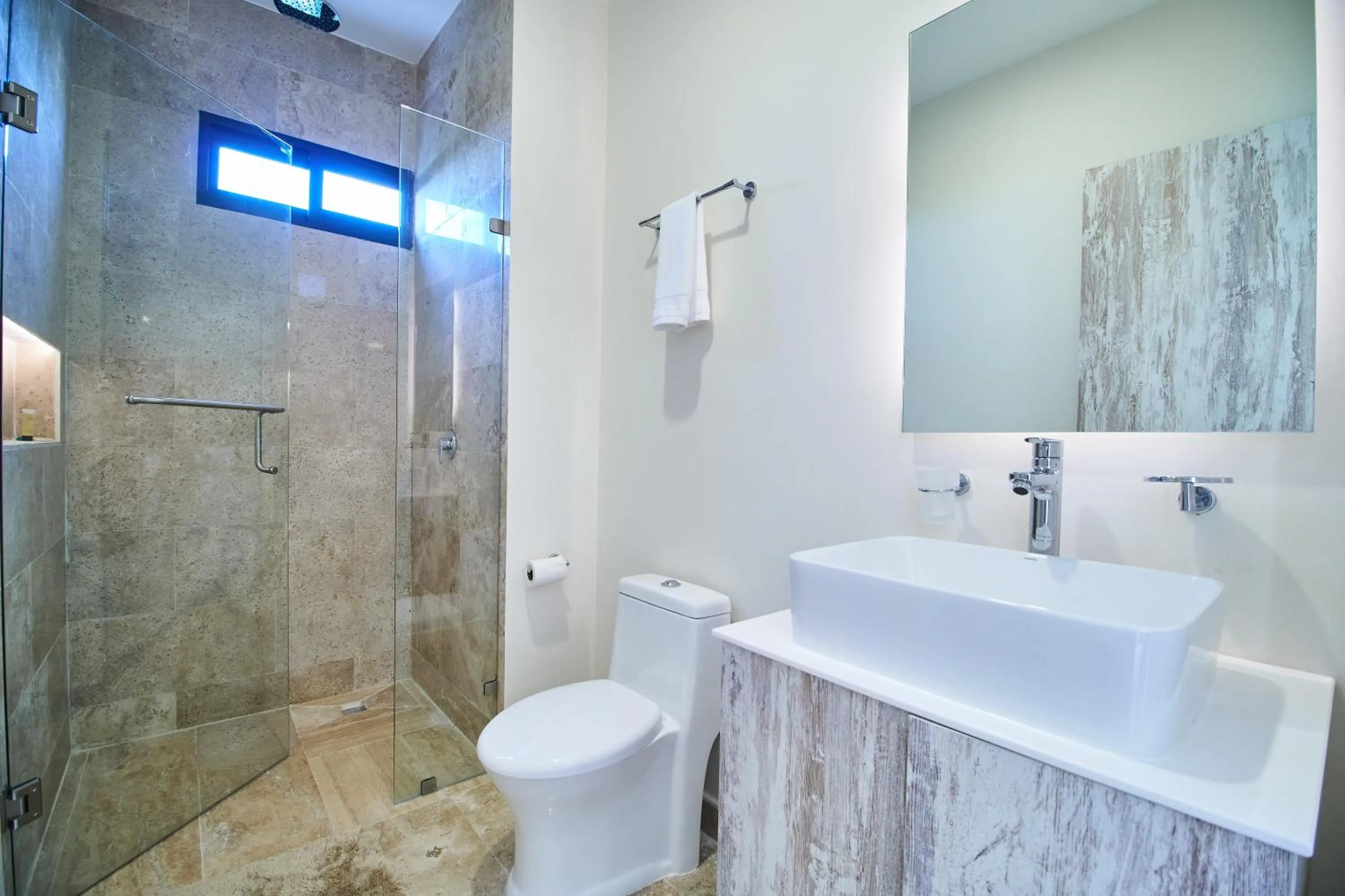 Shower in PH Othello - Private pool&Roof & Beach Club Access