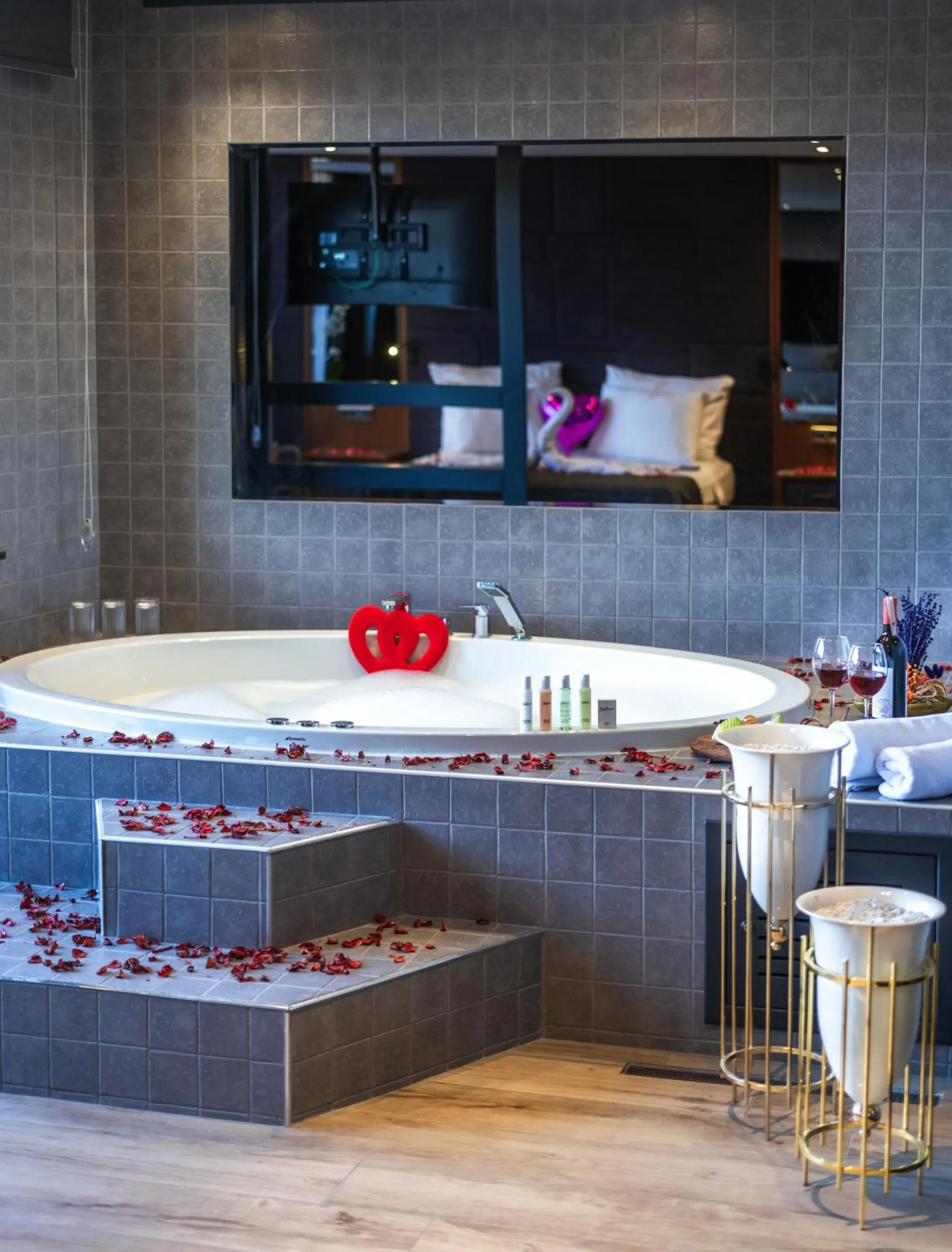 Hot Tub in Nova Vista Centrum Hotel Eskisehir, a Member of Radisson Individuals