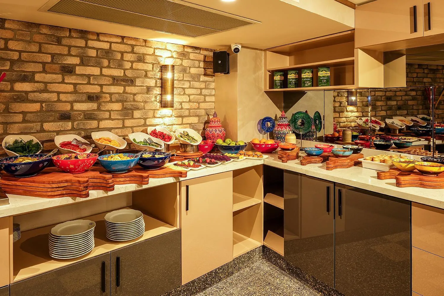 Food and drinks in Nova Vista Centrum Hotel Eskisehir, a Member of Radisson Individuals