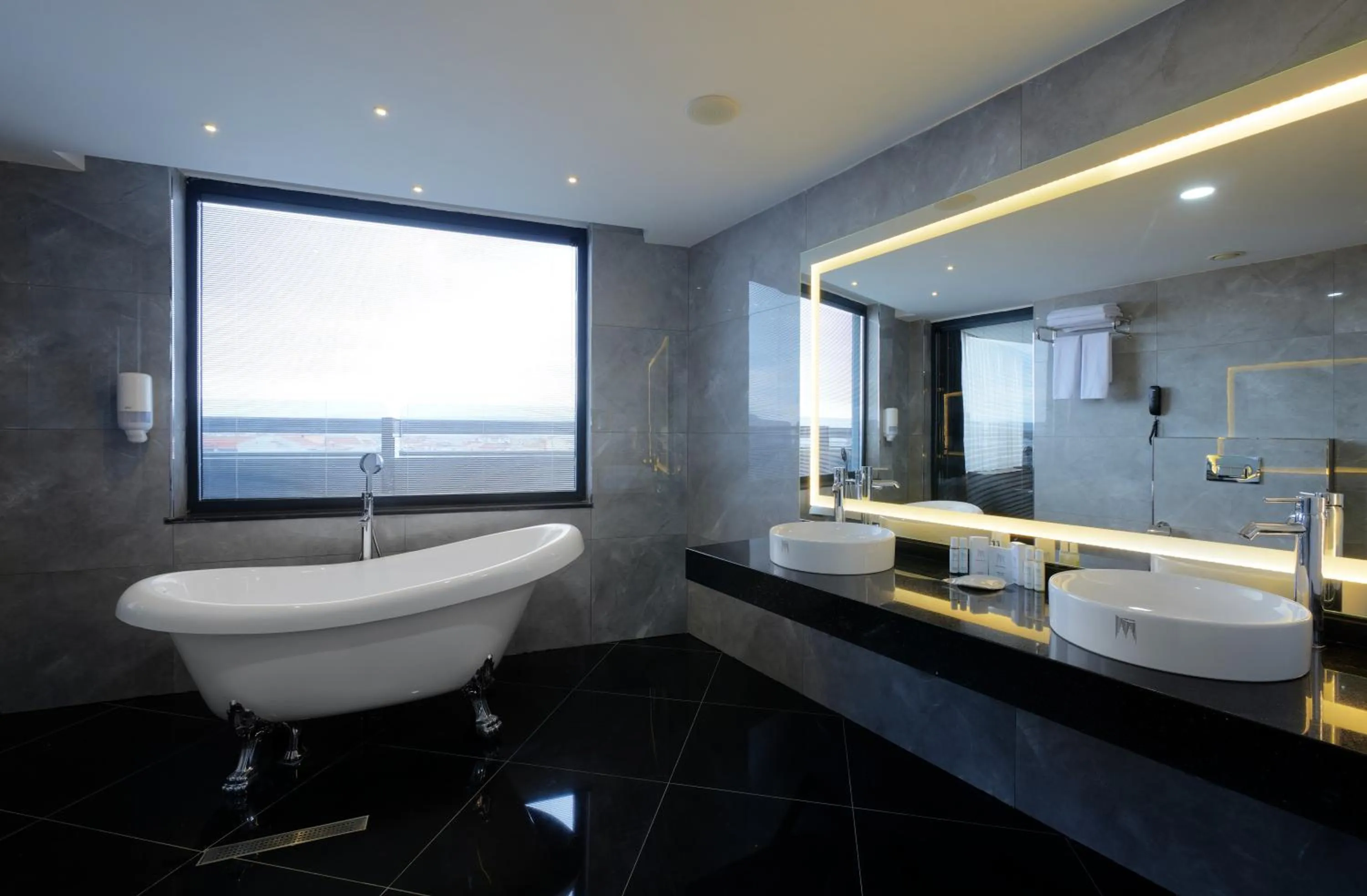 Bath in Nova Vista Centrum Hotel Eskisehir, a Member of Radisson Individuals