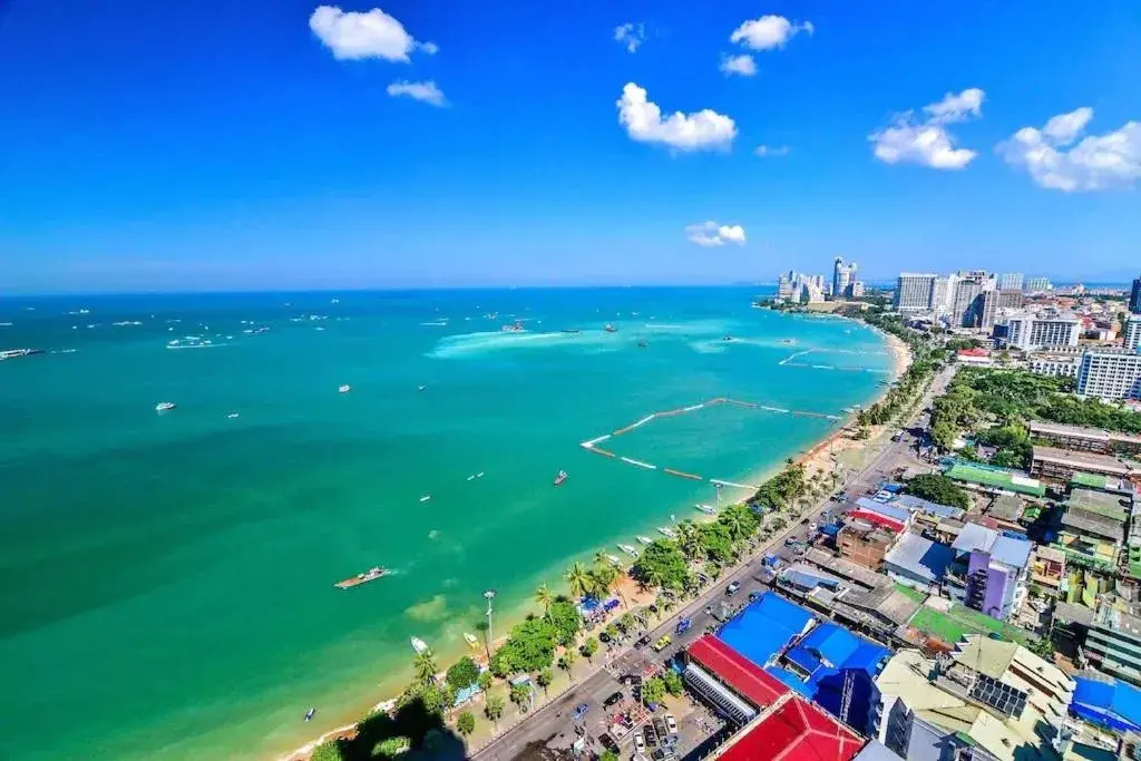 One-Bedroom Apartment in The Base Central Pattaya One-Bedroom Apartment in The Base Central Pattaya