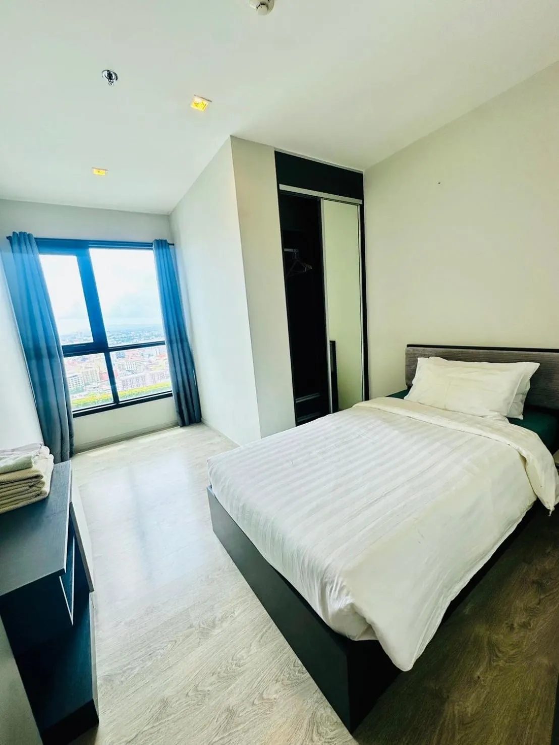 Bed in The Base Central Pattaya