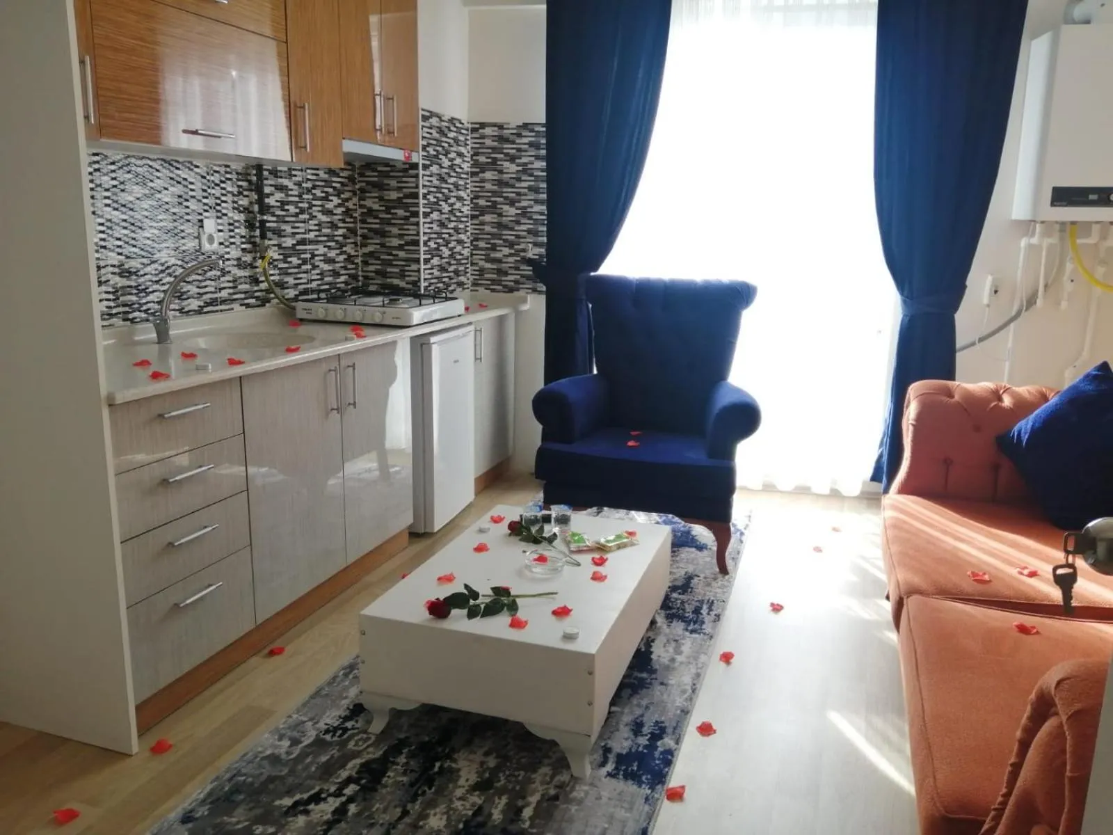 Kitchen or kitchenette in AYDOĞDU SUİT OTEL