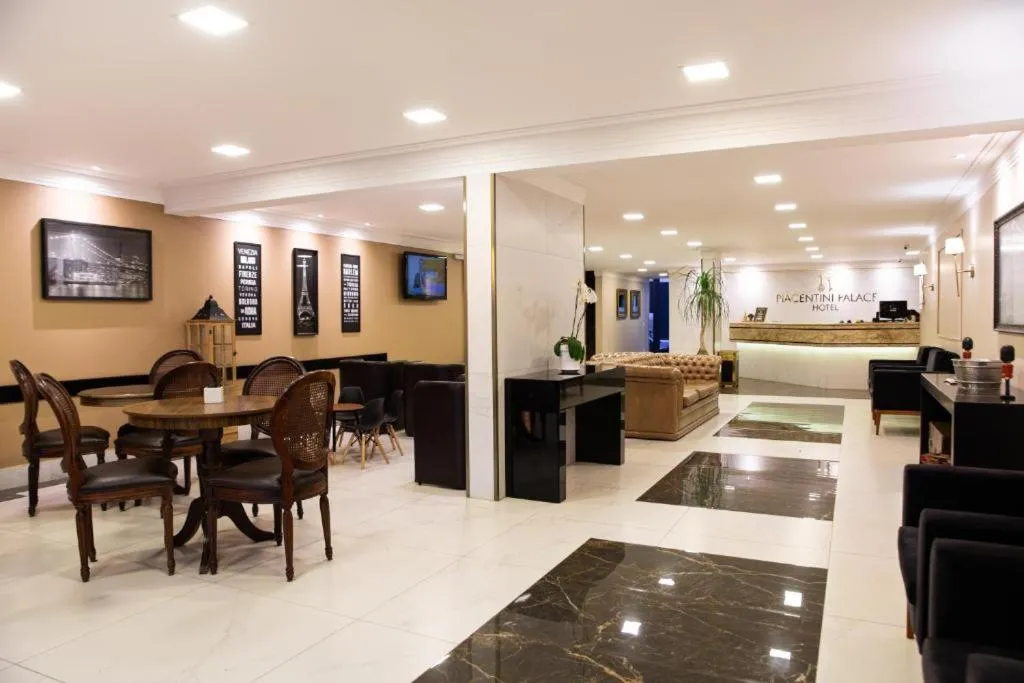 TV and multimedia in HOTEL PIACENTINI