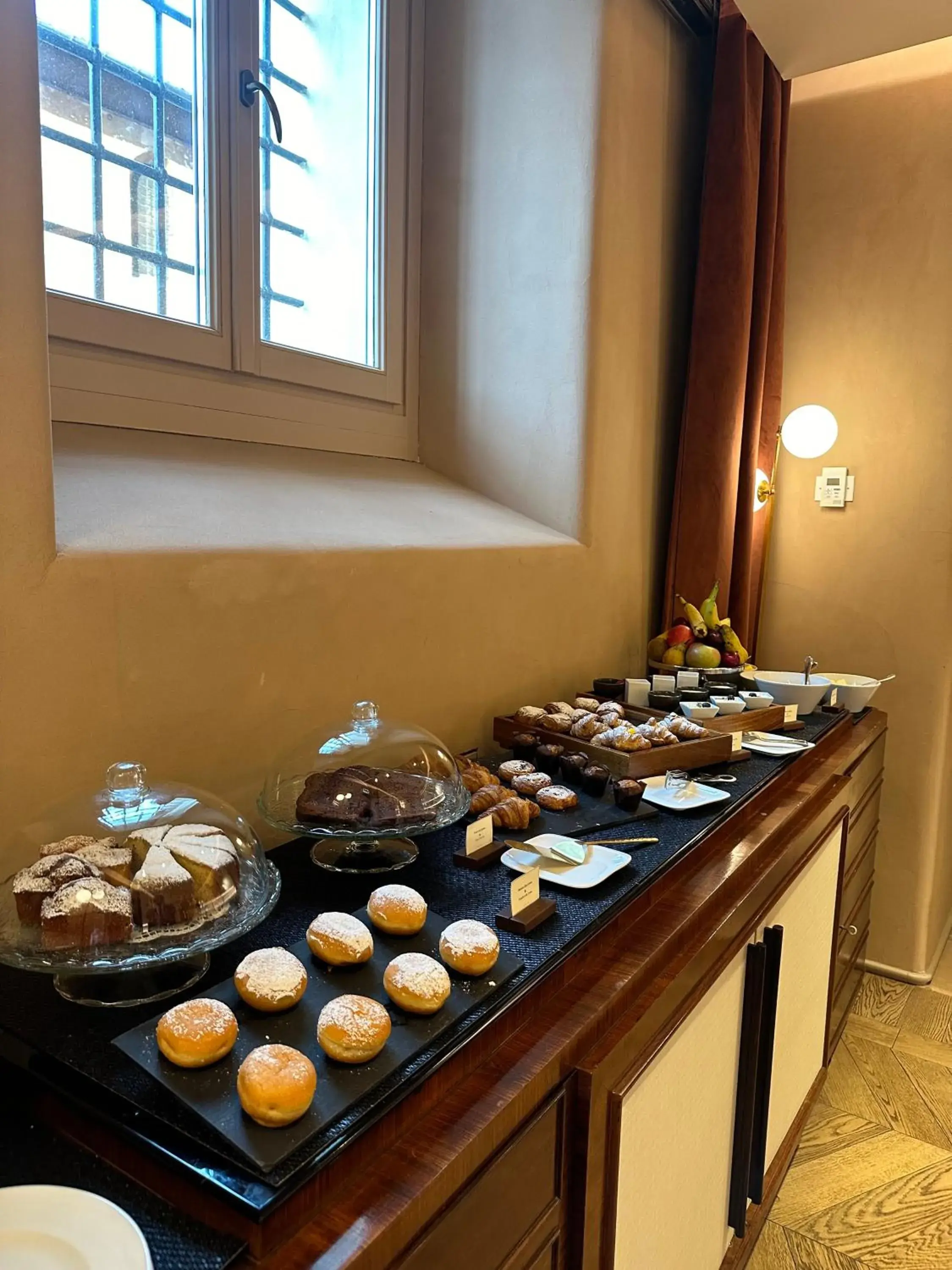 Breakfast in Palazzo Velabro, a Member of Design Hotels Breakfast in Palazzo Velabro, a Member of Design Hotels